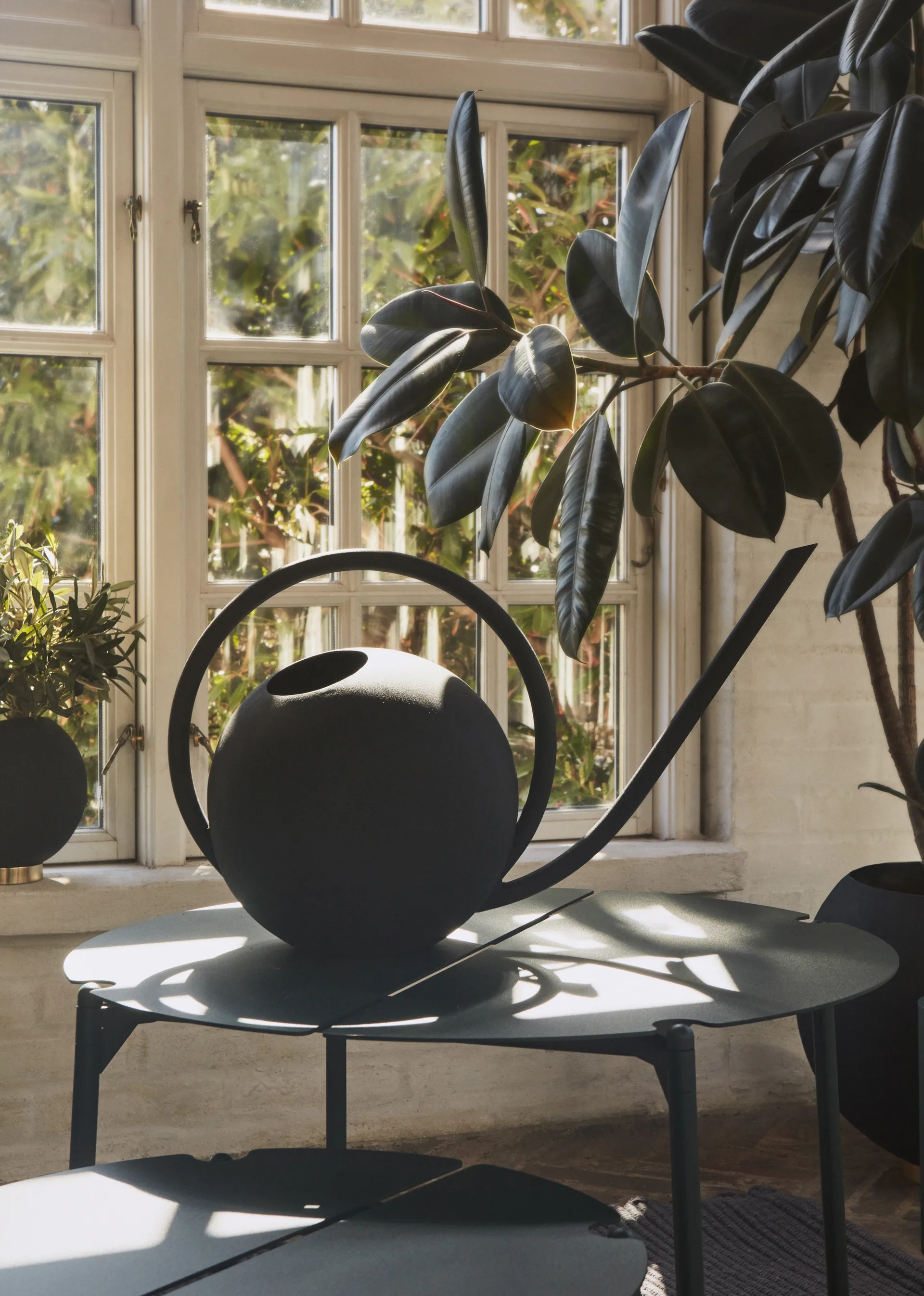 Annaffiatoio Globe 34 cm, Nero AYTM