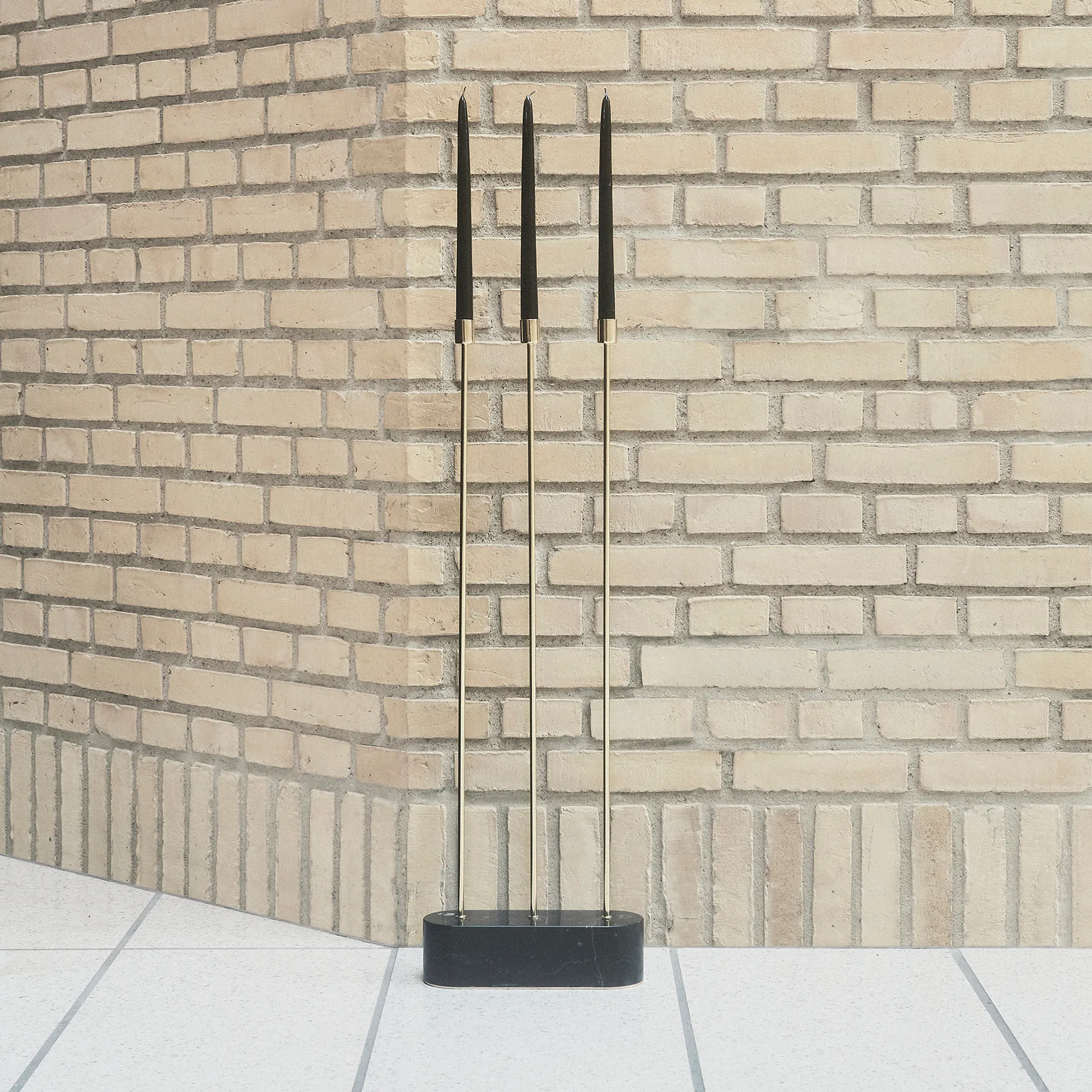 Candelieri da pavimento Grasil, nero-oro AYTM