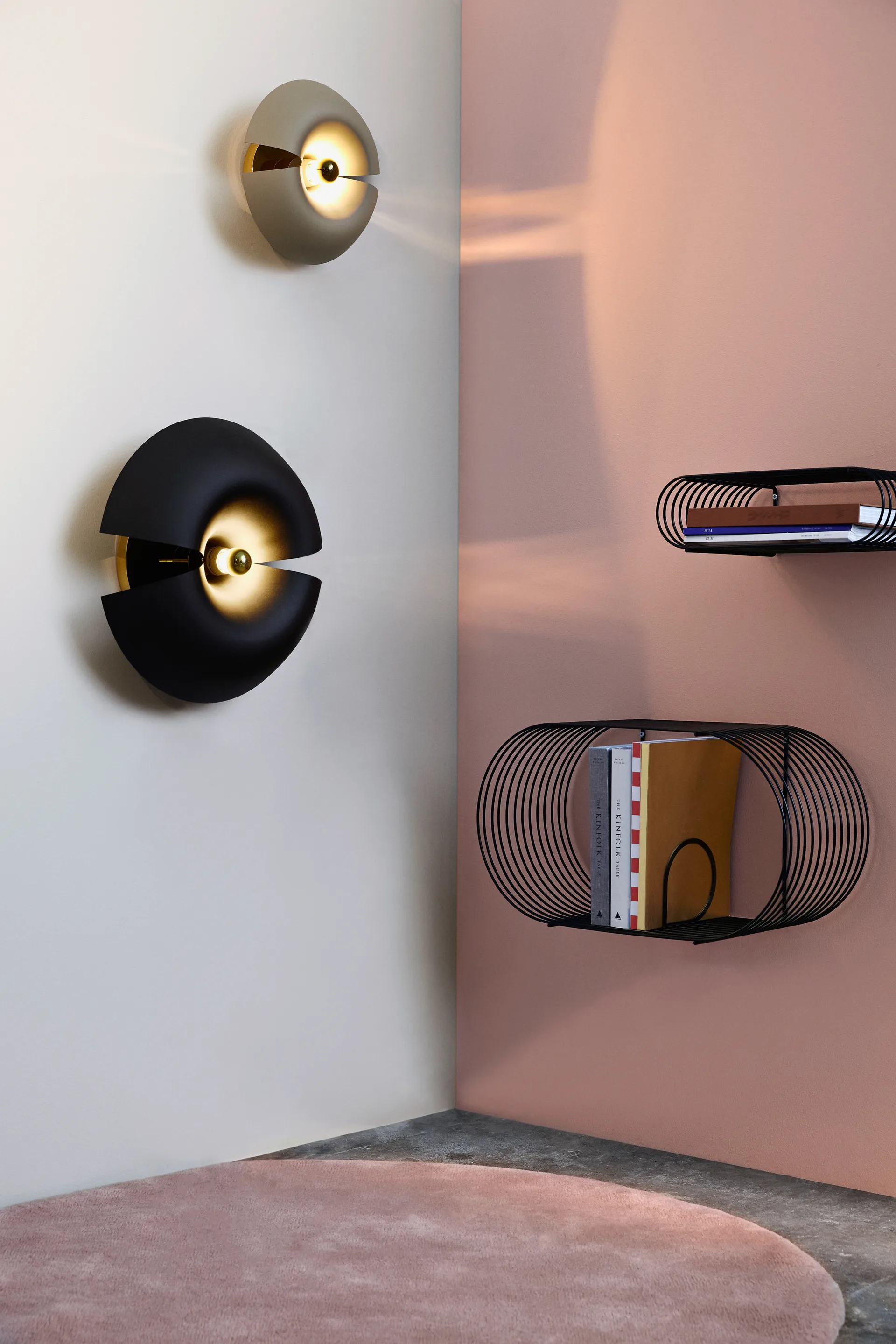 Mensola Curva , Nero AYTM