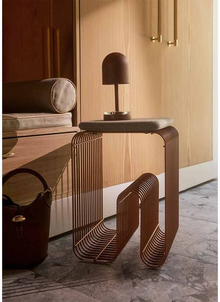 Sgabello Curve, Ambra AYTM