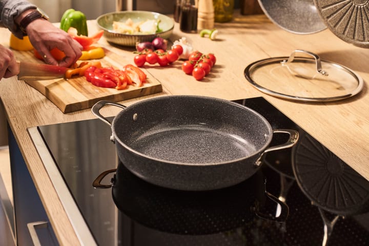 Padella da portata con coperchio in vetro Salina Ceramic Granit , 28 cm Ballarini