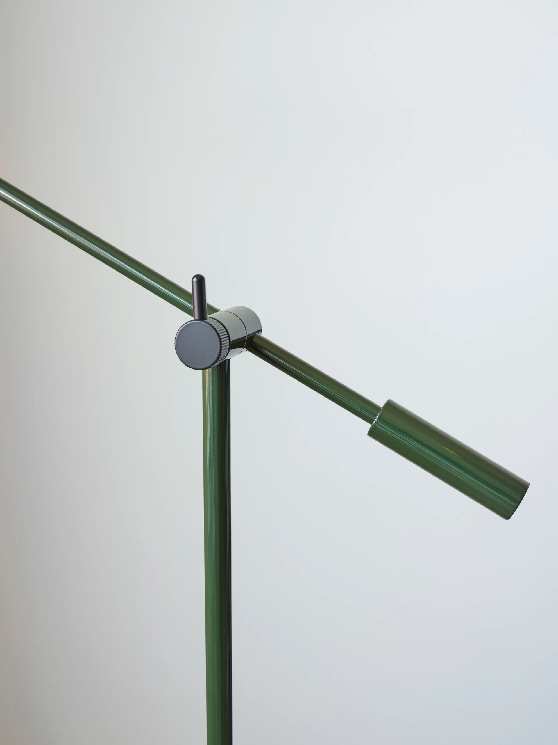 Lampada da terra Cato 134 cm, Blank verde foresta-Nero opaco Belid