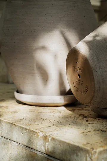 Vaso Delphi con sottovaso, 2 pezzi - Grigio, Ø20 cm - Bergs Potter