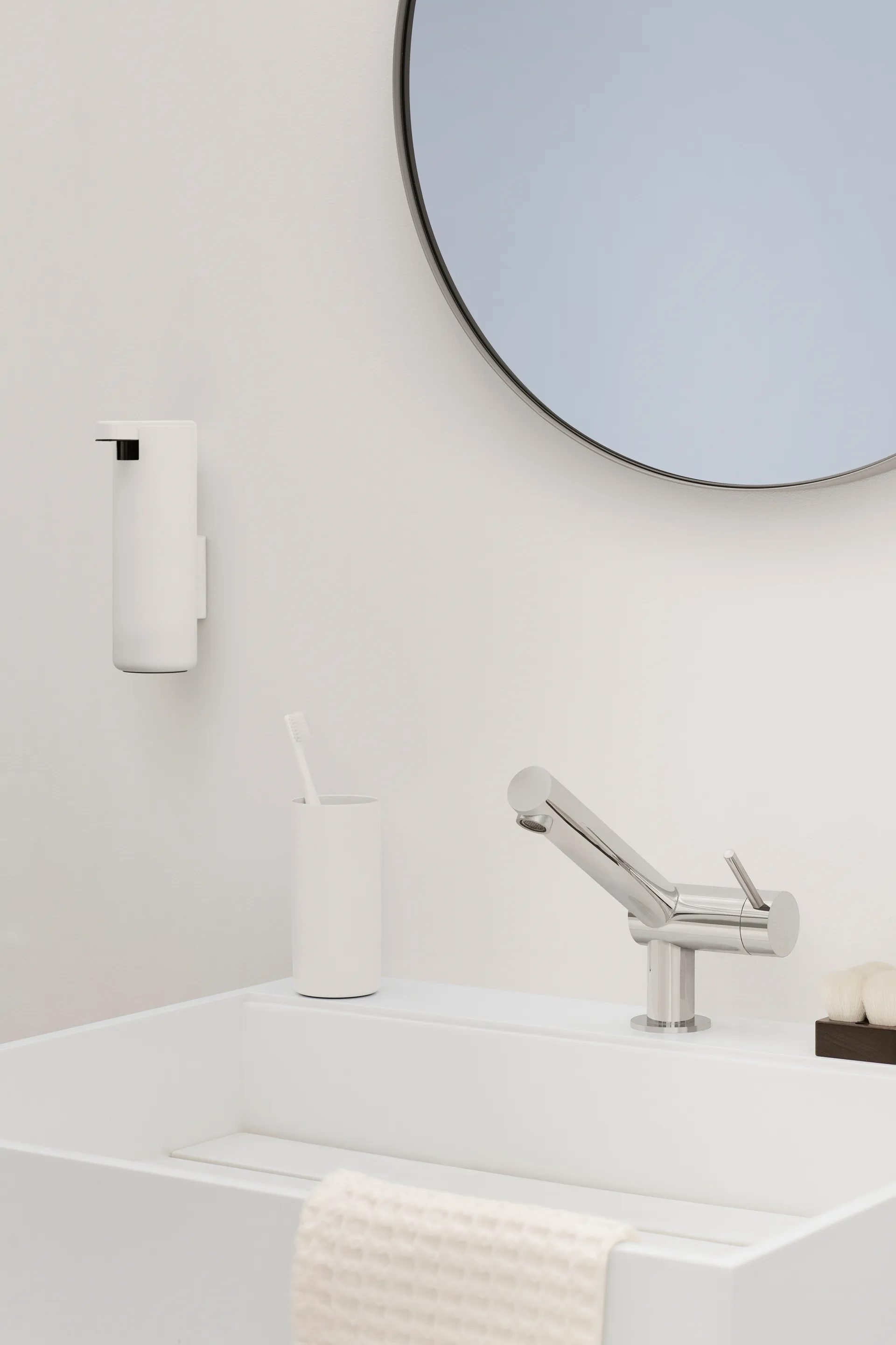 Dispenser sapone Modo montato a muro, Bianco blomus