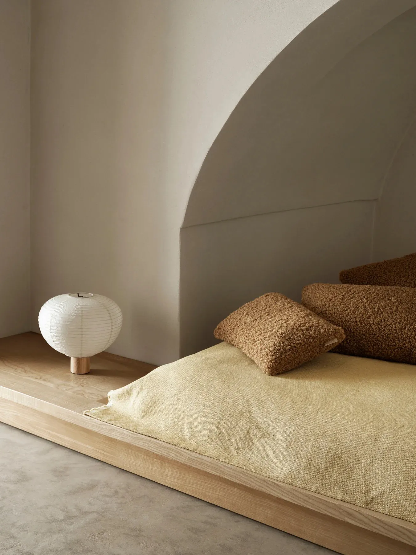 Lampada da tavolo Kami, Rovere, Ø32 cm blomus