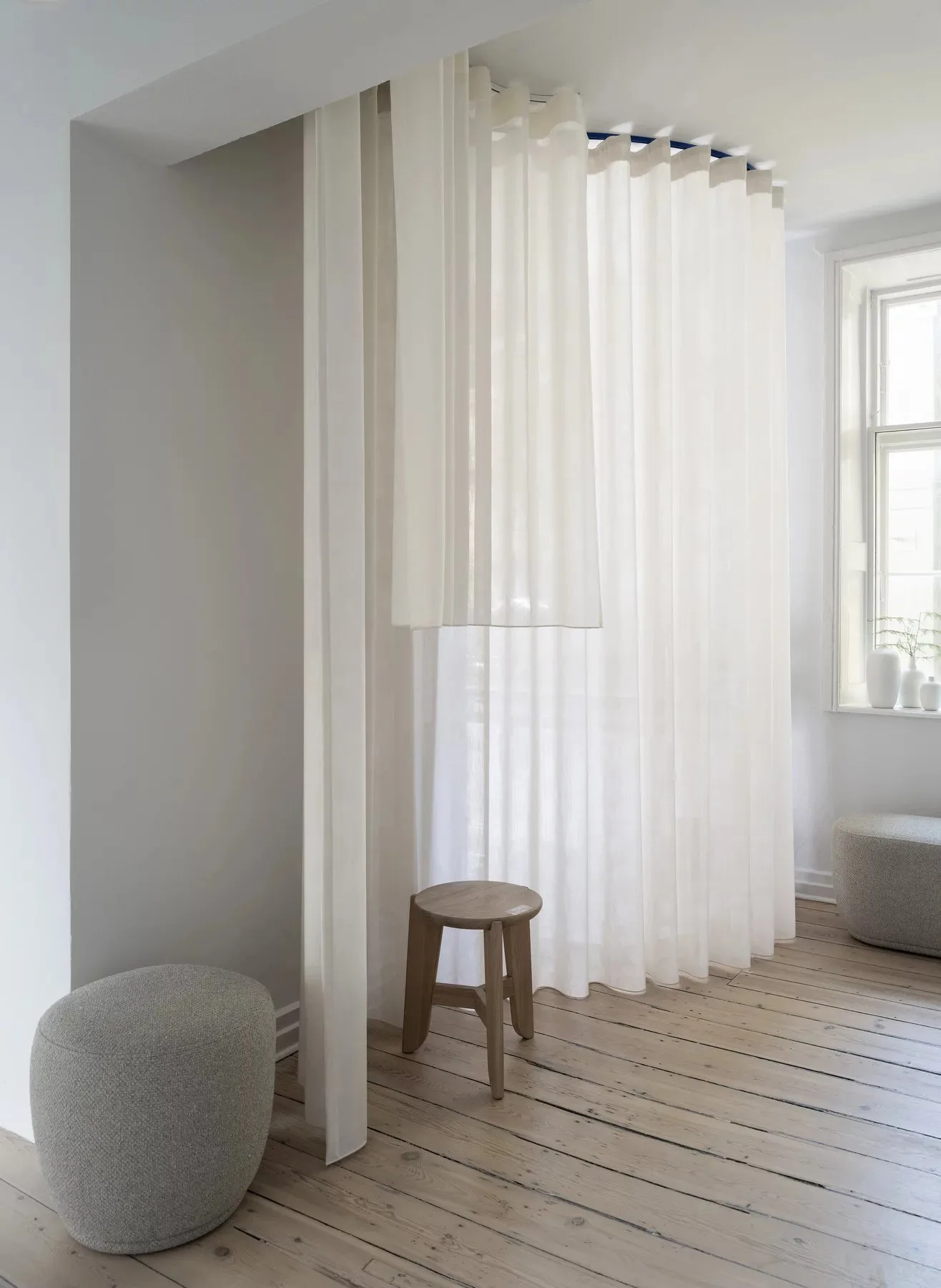 Sgabello Kuon Ø47x45 cm, Deserto Socia blomus