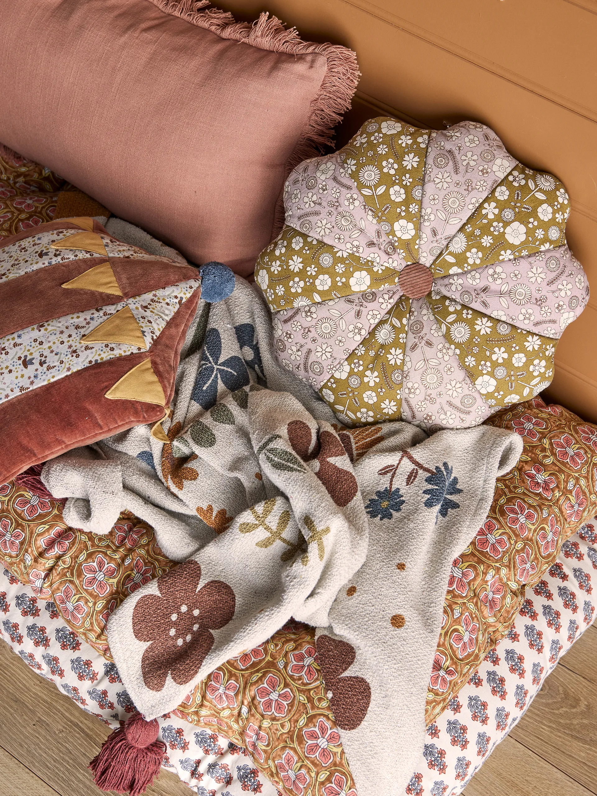 Cuscino Madlen Ø45 cm, Fiori Bloomingville