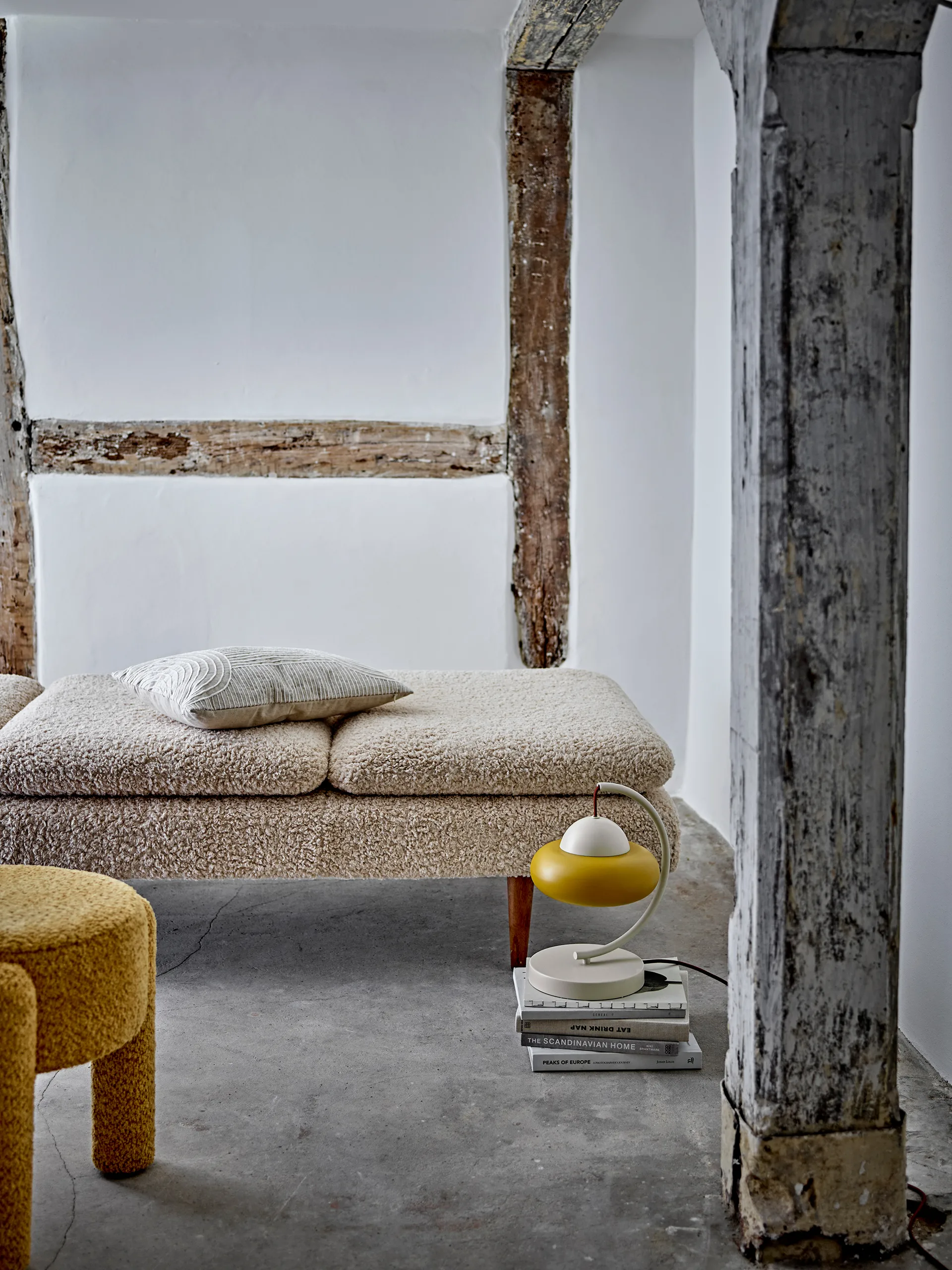 Sgabello Bruno Ø42 cm, Giallo Bloomingville