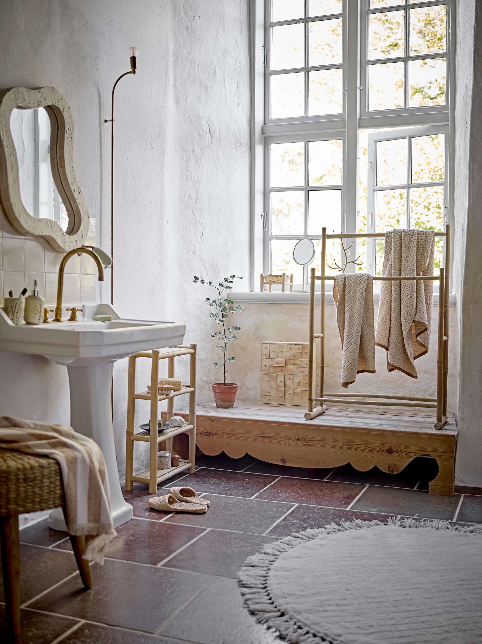 Specchio da parete Meg 61x76 cm, Naturale Bloomingville