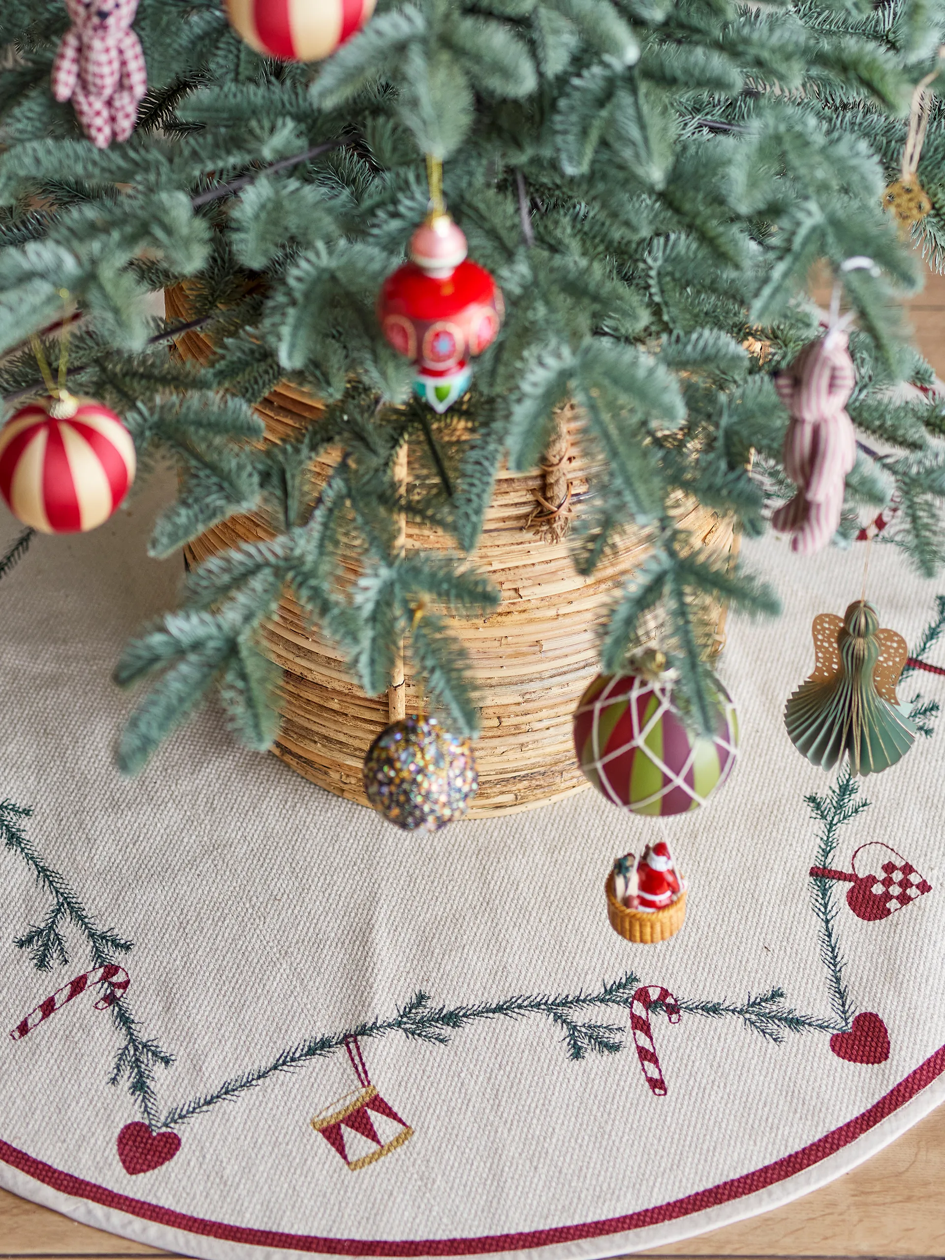 Tappeto per albero di Natale Yule Ø110 cm, Rosso Bloomingville