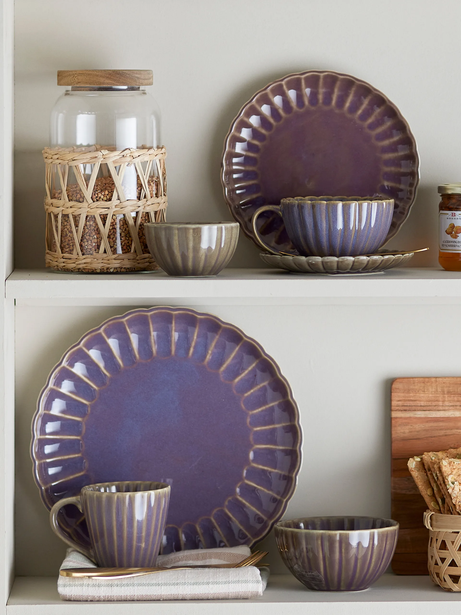 Tazza Latina 22 cl con piattino, Viola Bloomingville