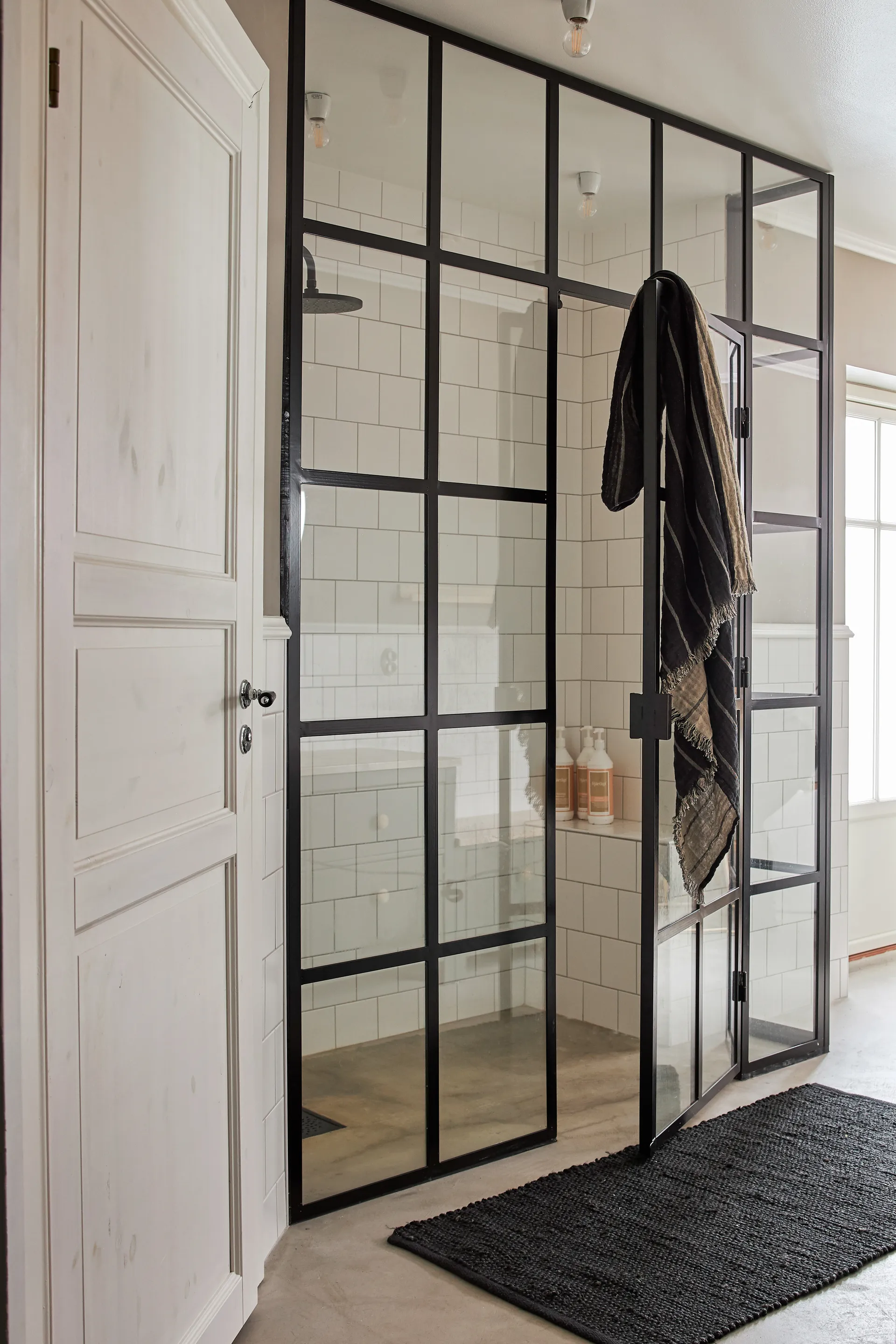 Tappeto in iuta Merida nero, 70x140 cm Boel & Jan