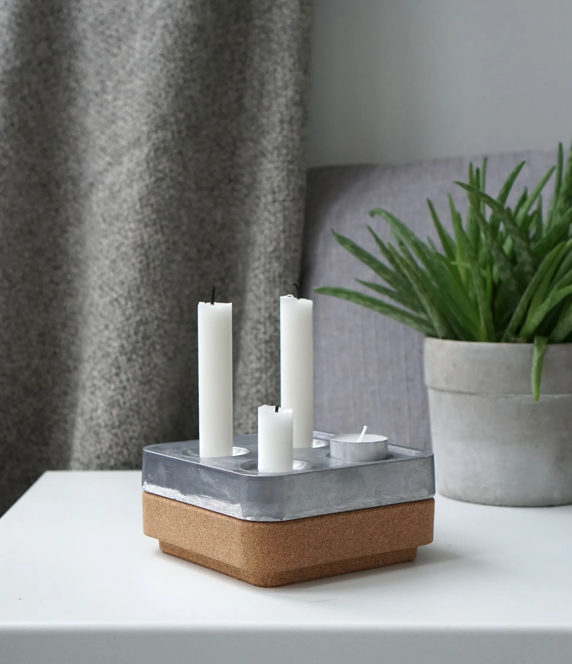 Ciotola di sughero per quattro candele 16x16 cm, Marrone Born In Sweden