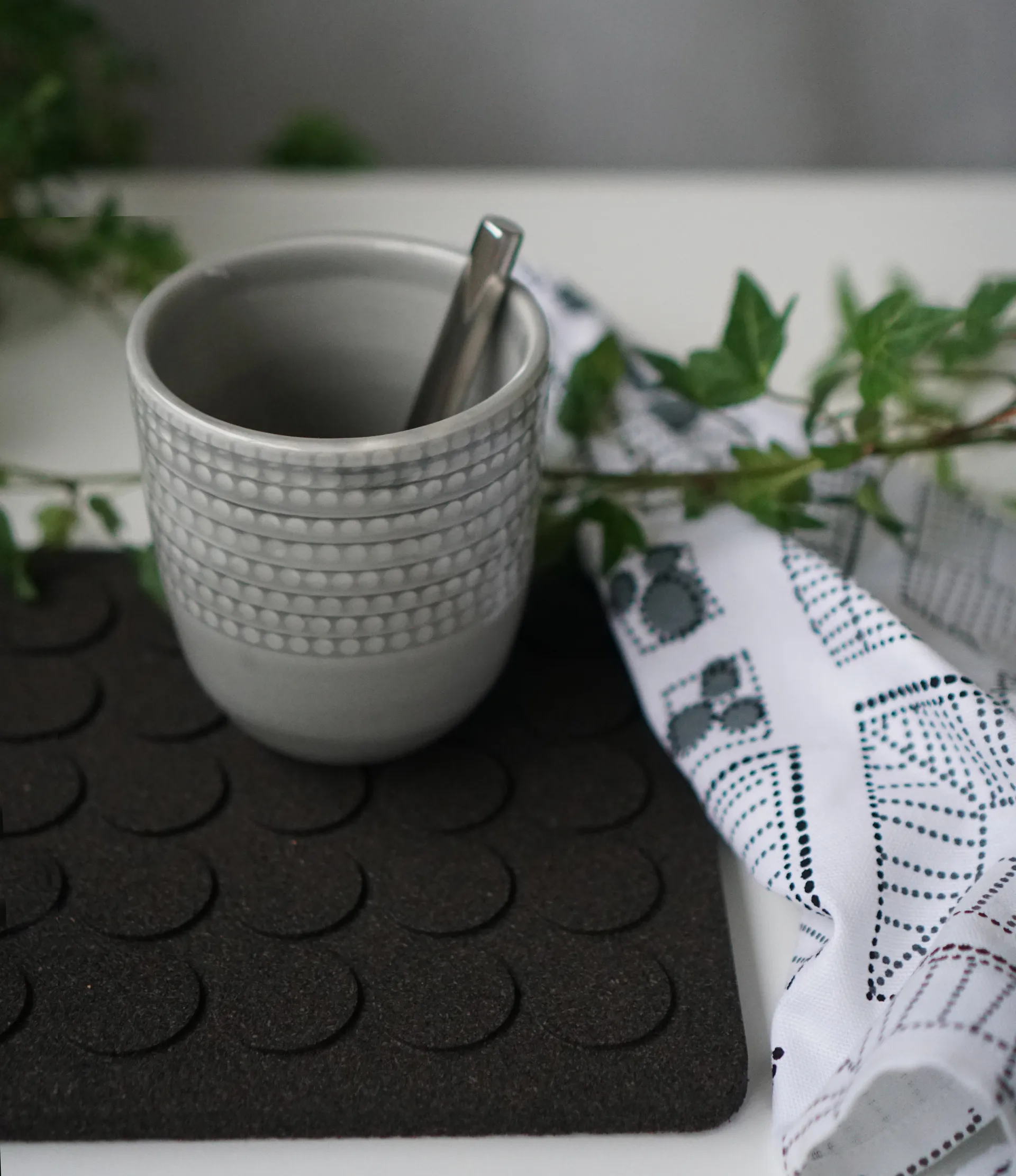 Sottopentola quadrato Dots, 20x20 cm, Nero Born In Sweden