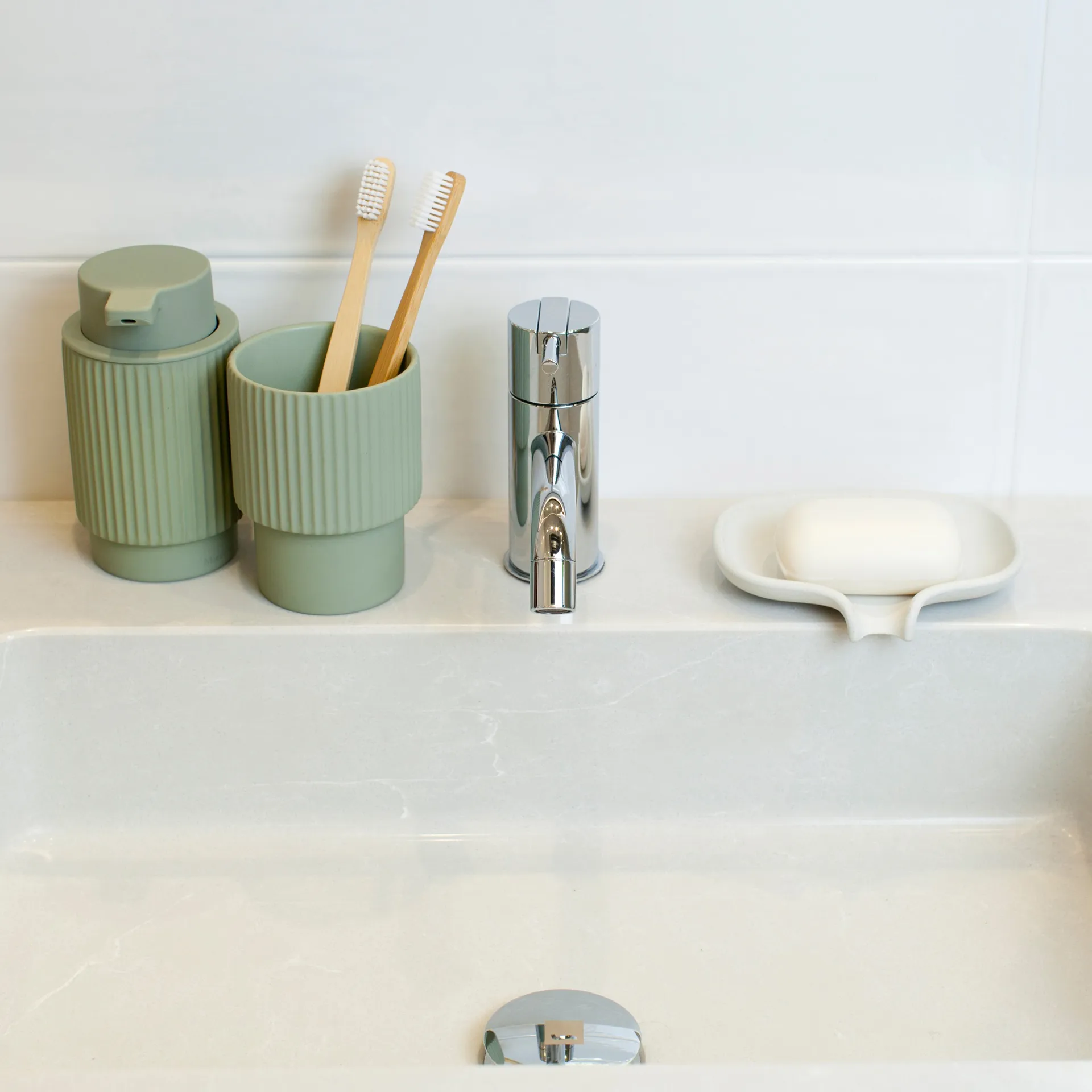 Portasapone con beccuccio di scolo in cemento Soap Saver Flow , Bianco Bosign