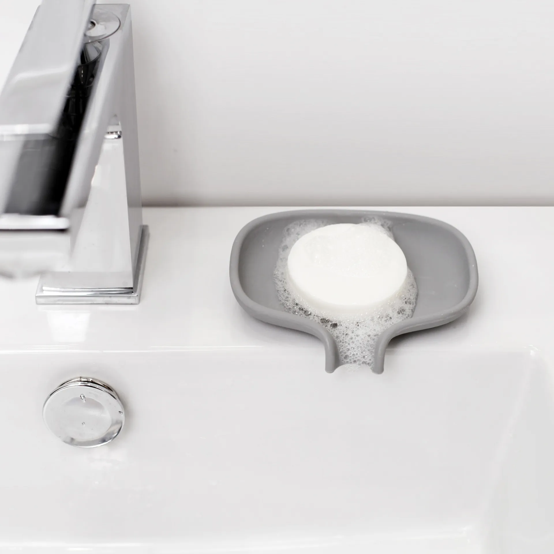 Portasapone con beccuccio di scolo piccolo Soap Saver Flow , Grigio Bosign