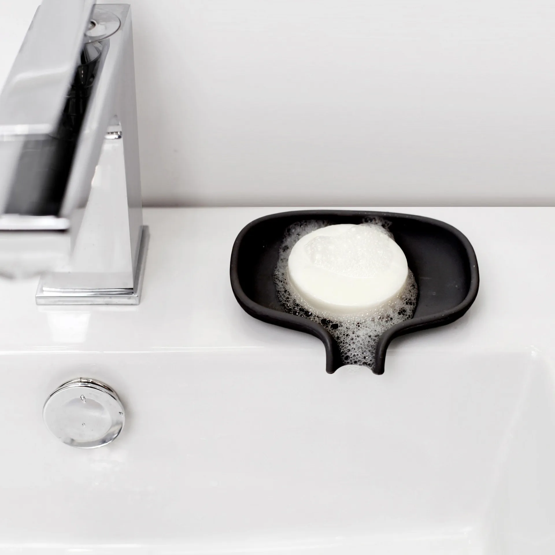 Portasapone con beccuccio di scolo piccolo Soap Saver Flow , Nero Bosign