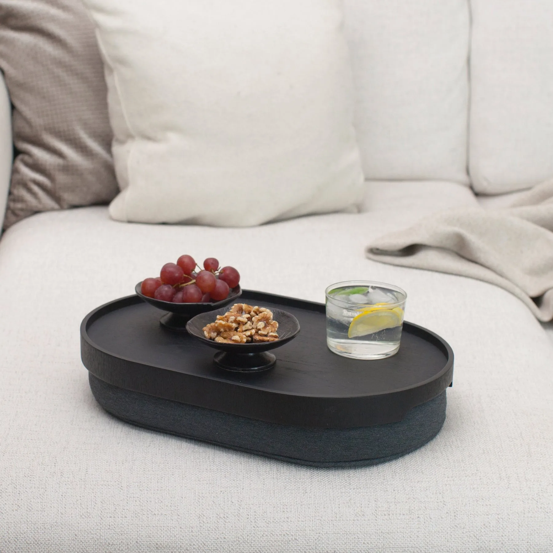 Vassoio da ginocchio CurveLine™ anti-slip 39x26 cm, Salice nero-grigio Bosign