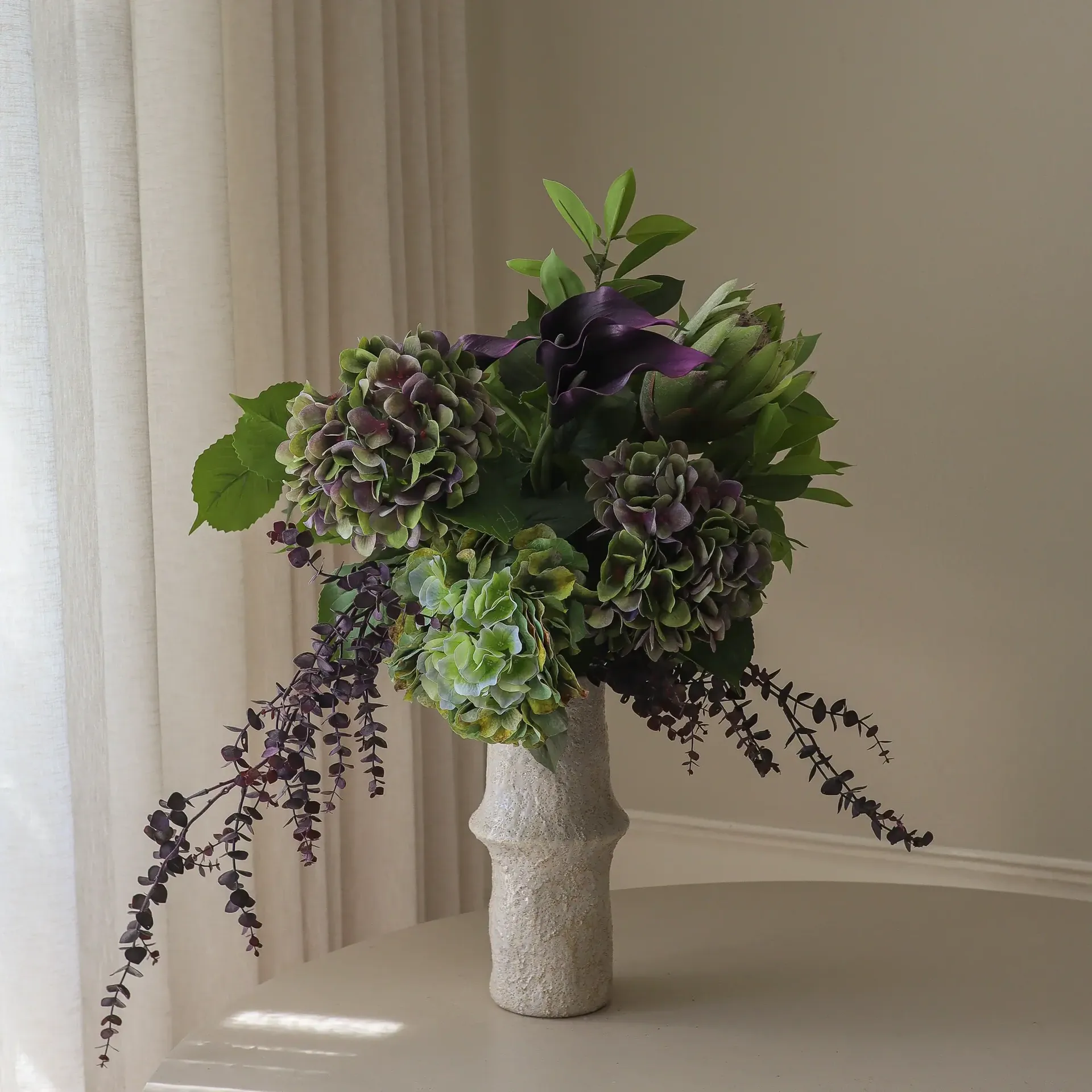 Aubergine Bloom bouquet artificiale, Calla-ortensia-protea reale, 106 cm, 12 pz Botané