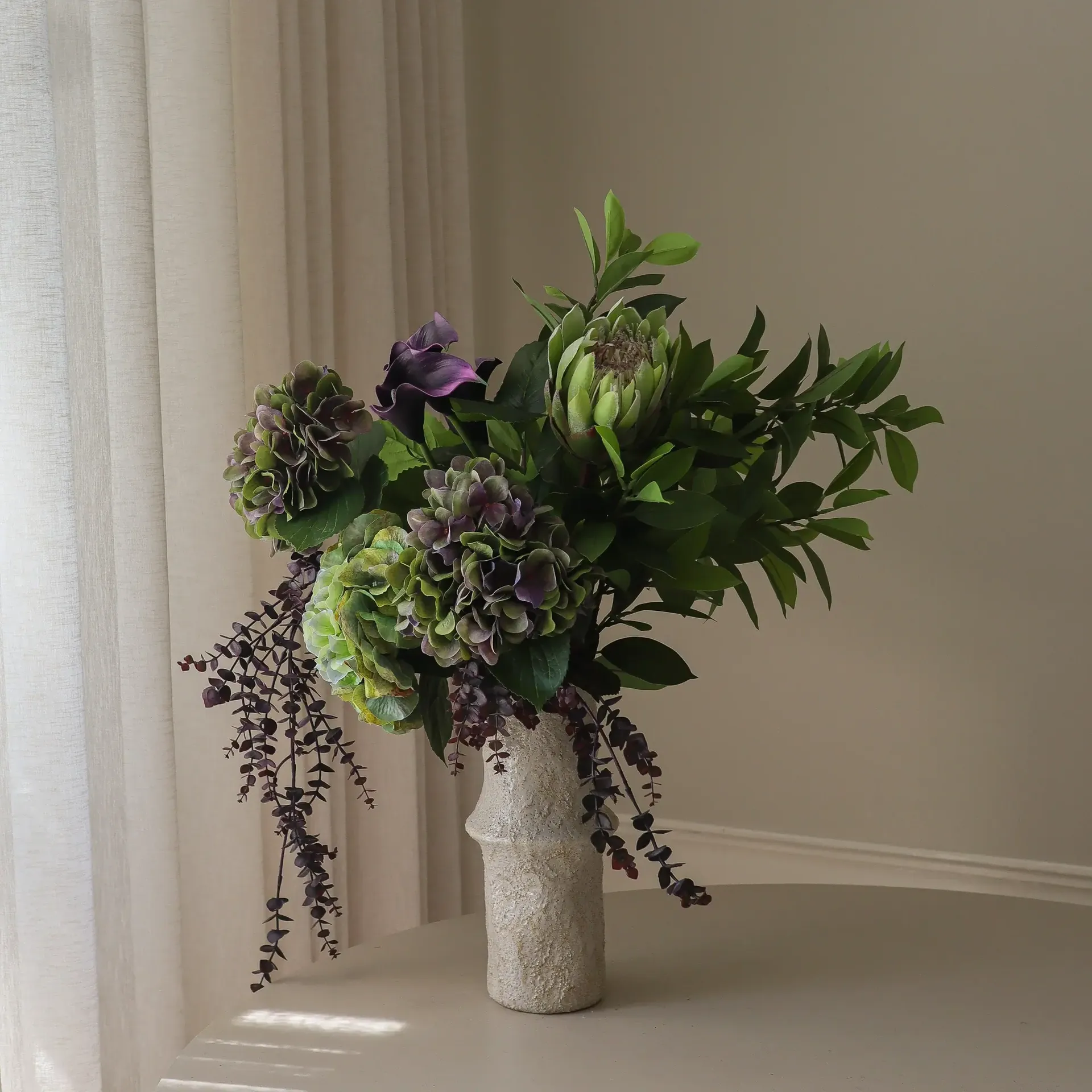 Aubergine Bloom bouquet artificiale, Calla-ortensia-protea reale, 106 cm, 12 pz Botané