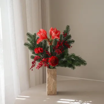 Bouquet artificiale Red Spritz - Amaryllis, garofani, rami di bacche, rami di abete, 72 cm - Botané