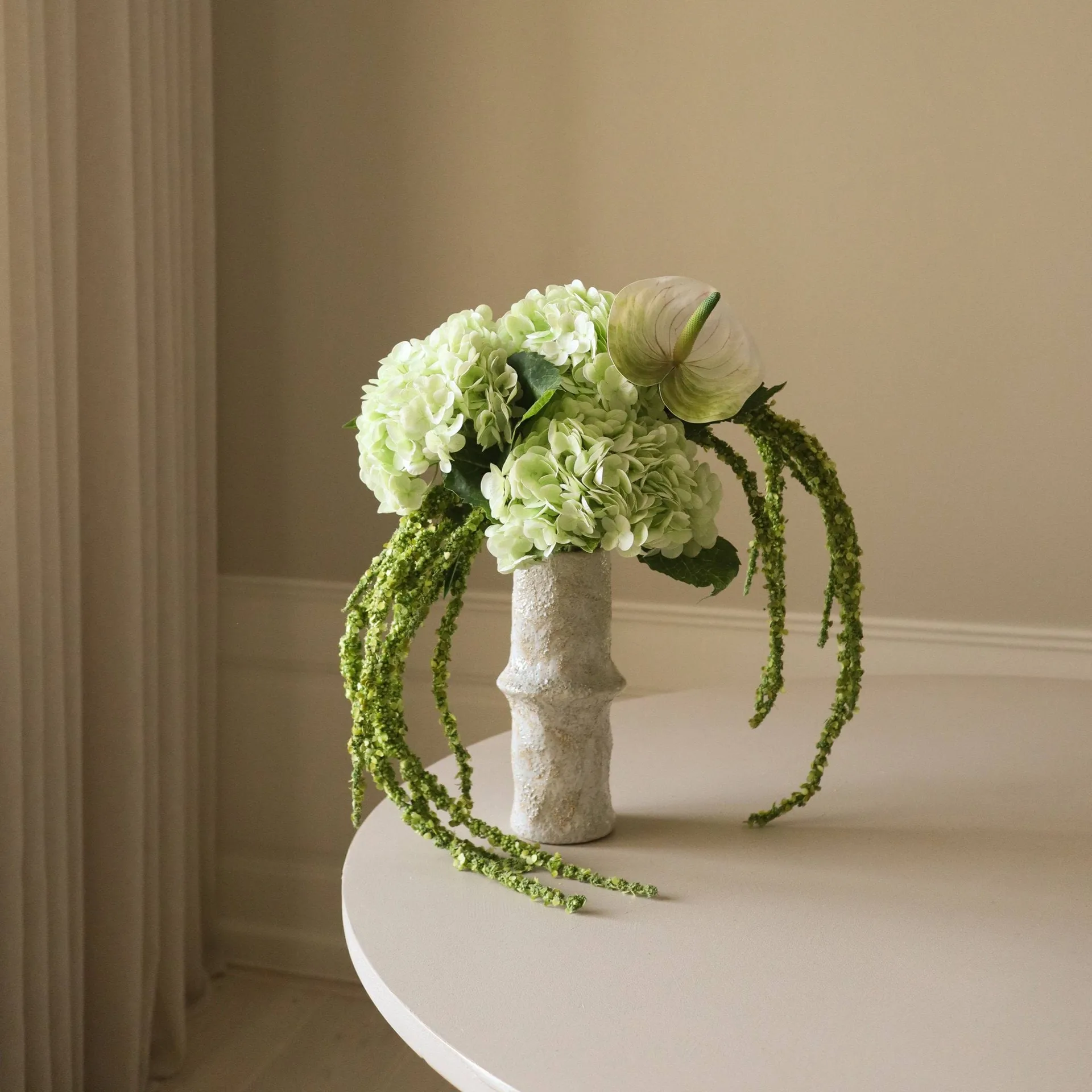 Bouquet di fiori artificiali Dewdrop Symphony, Ortensia verde chiaro anthurium-amaranto 6 pz Botané