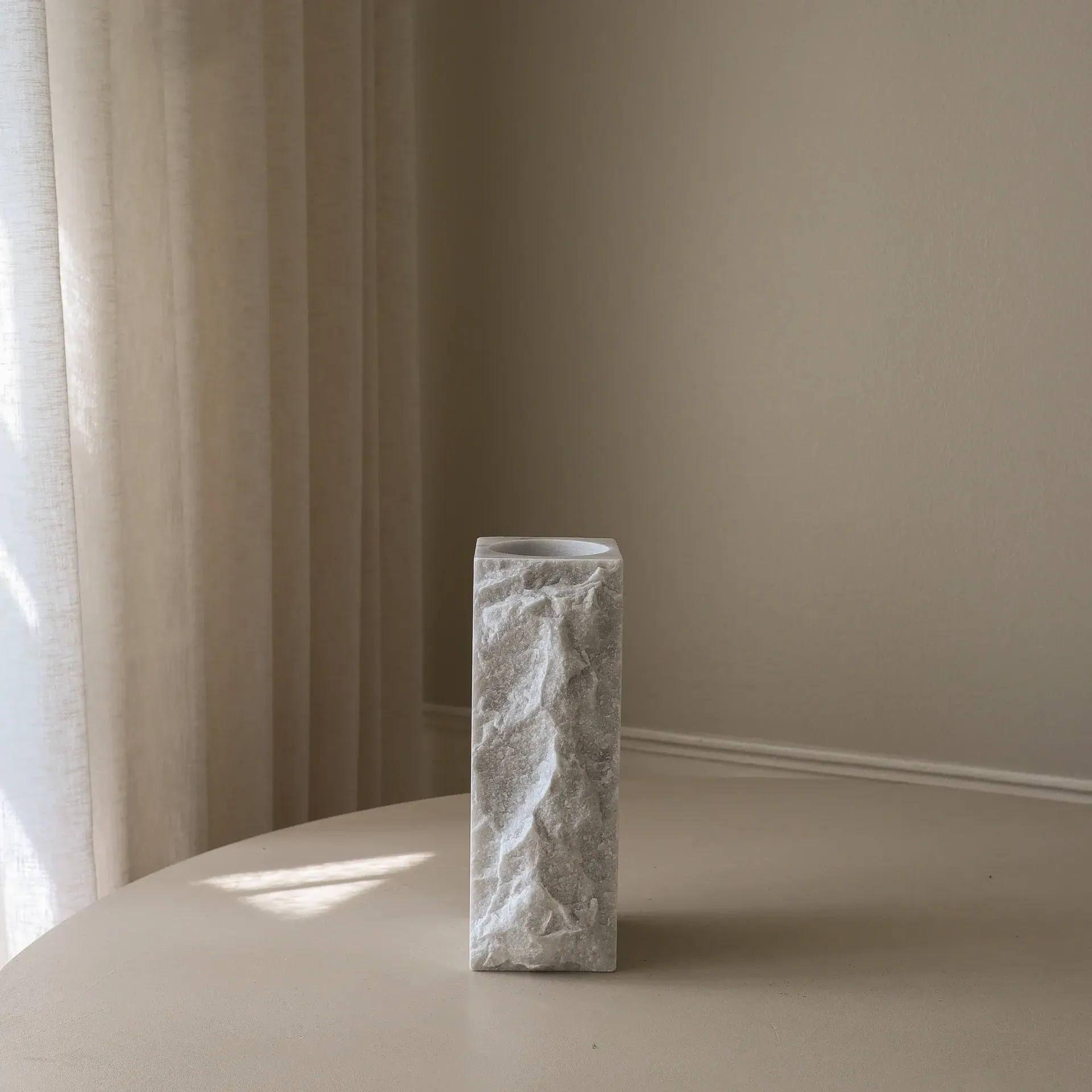 Carrara Edge vaso in marmo, Medium, 30 cm Botané