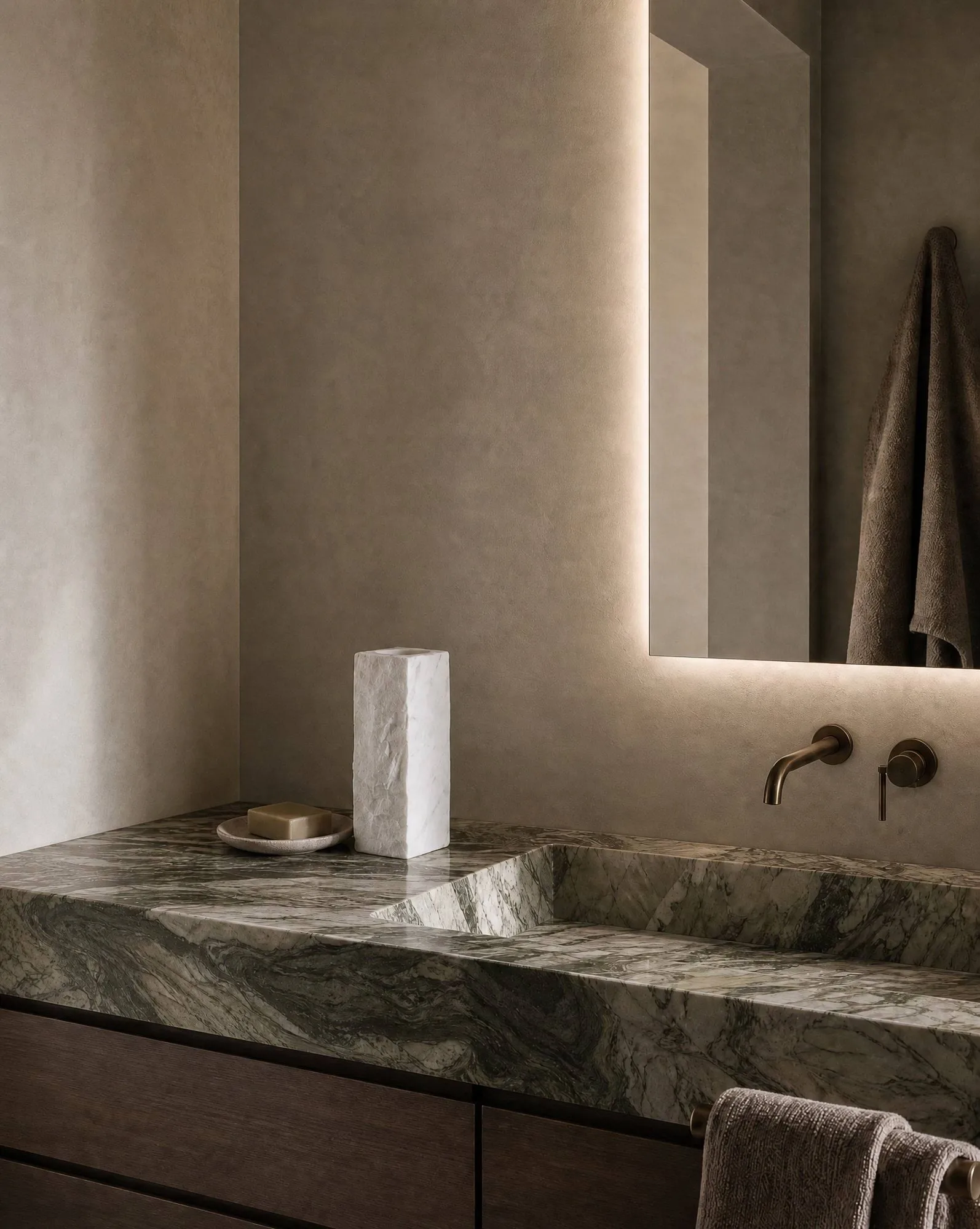 Carrara Edge vaso in marmo, Small, 25 cm Botané