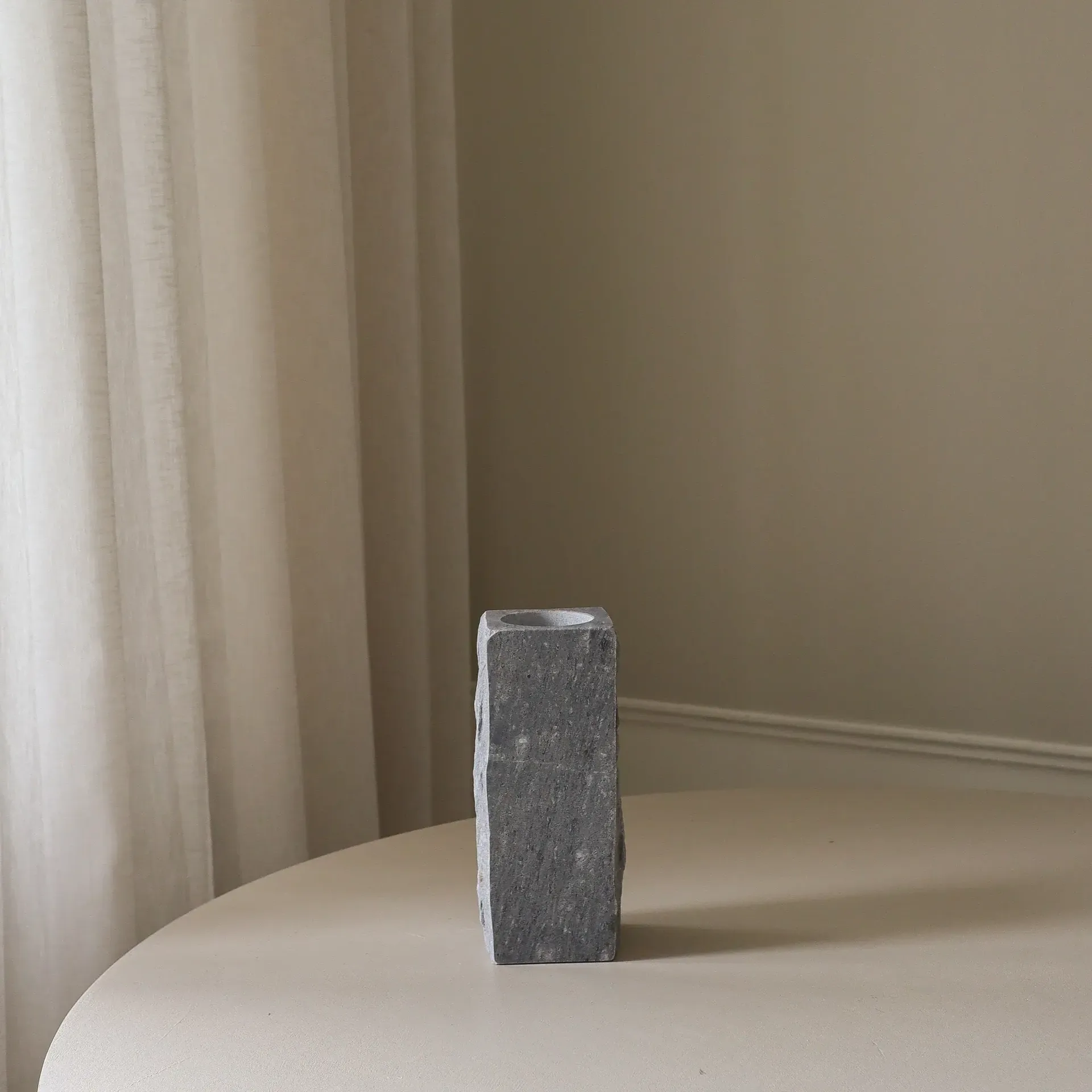 Cartier Edge vaso in marmo, Small, 25 cm Botané