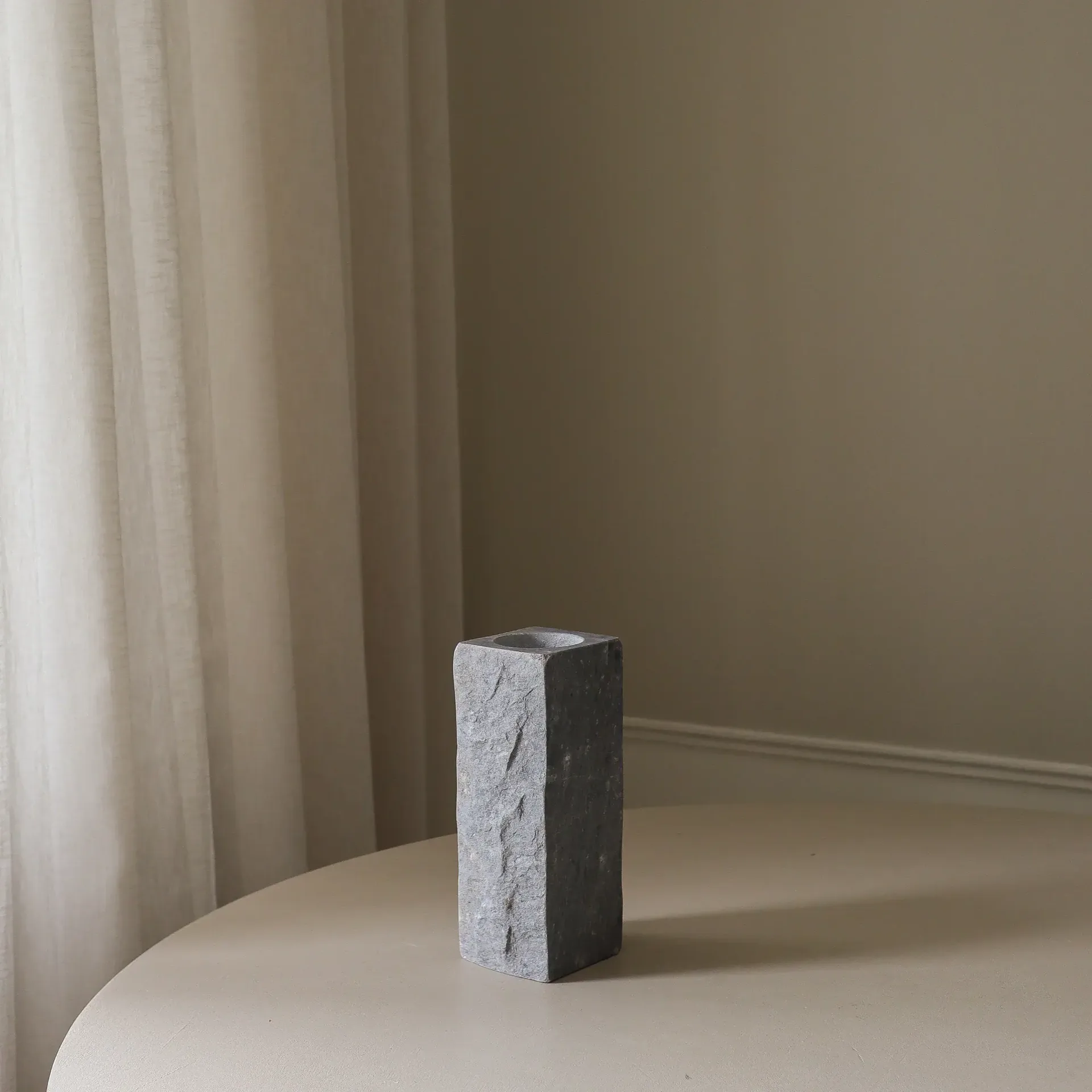 Cartier Edge vaso in marmo, Small, 25 cm Botané