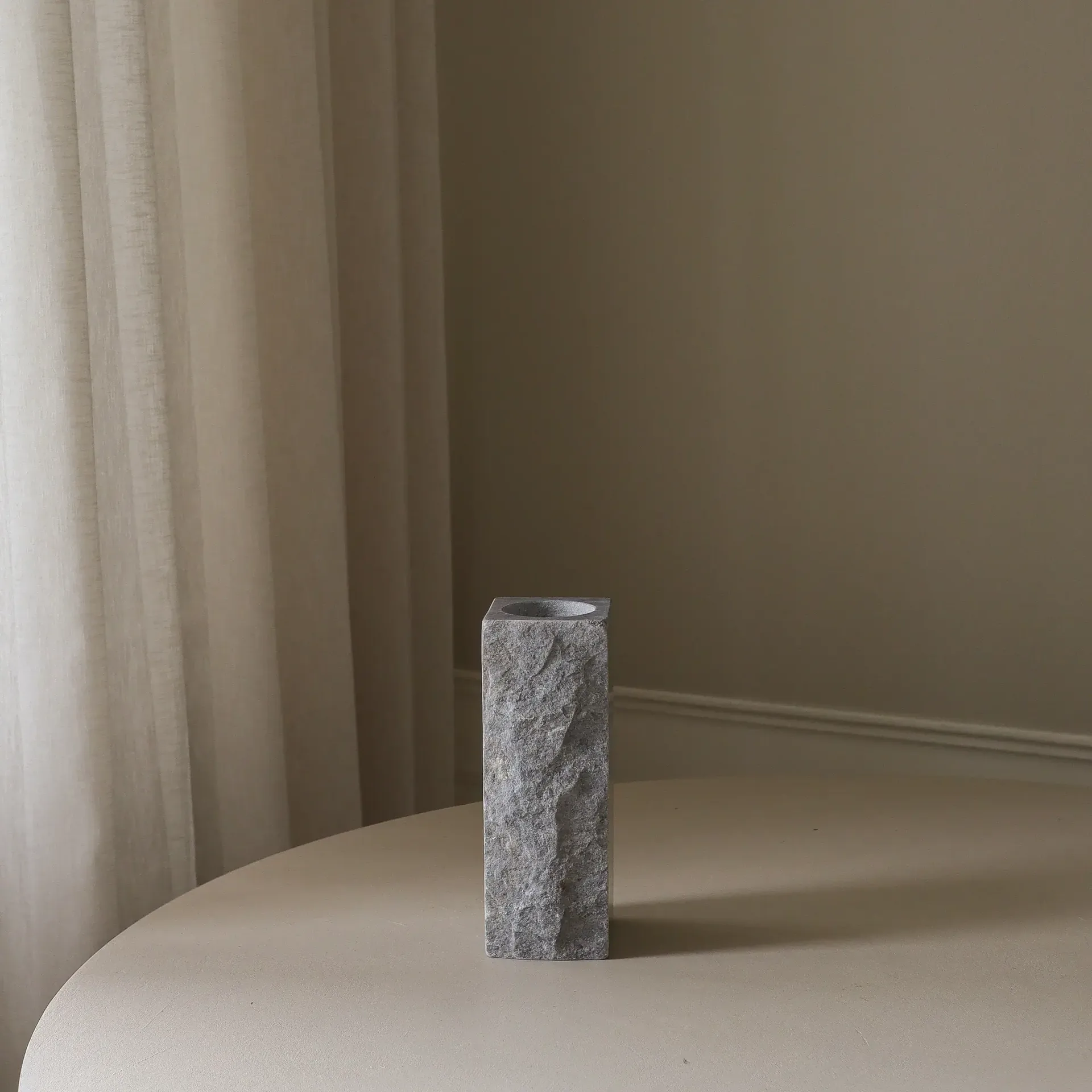 Cartier Edge vaso in marmo, Small, 25 cm Botané
