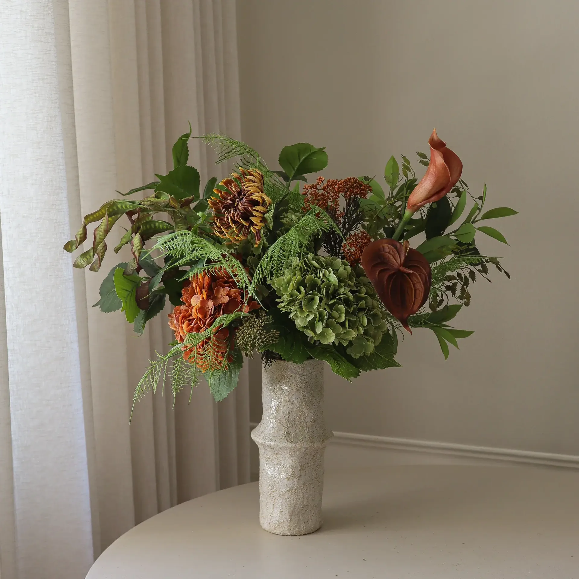 Cedar Grove bouquet artificiale, Ortensia-dalia cacactus metà-calla, 90 cm, 14 pz Botané
