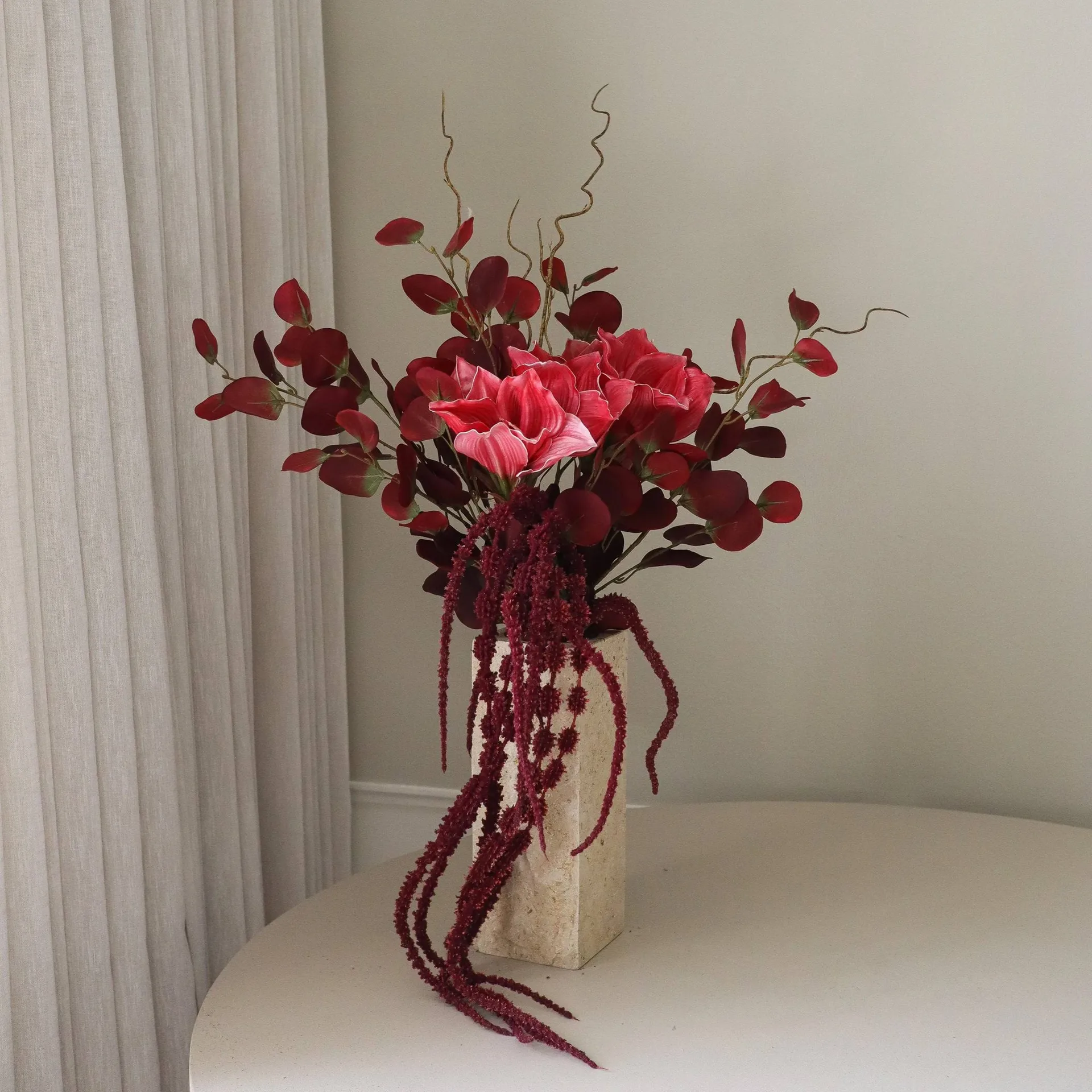 Deep bloom bouquet artificiale, Amarillide, eucalipto, amaranto, rami, 120 cm Botané