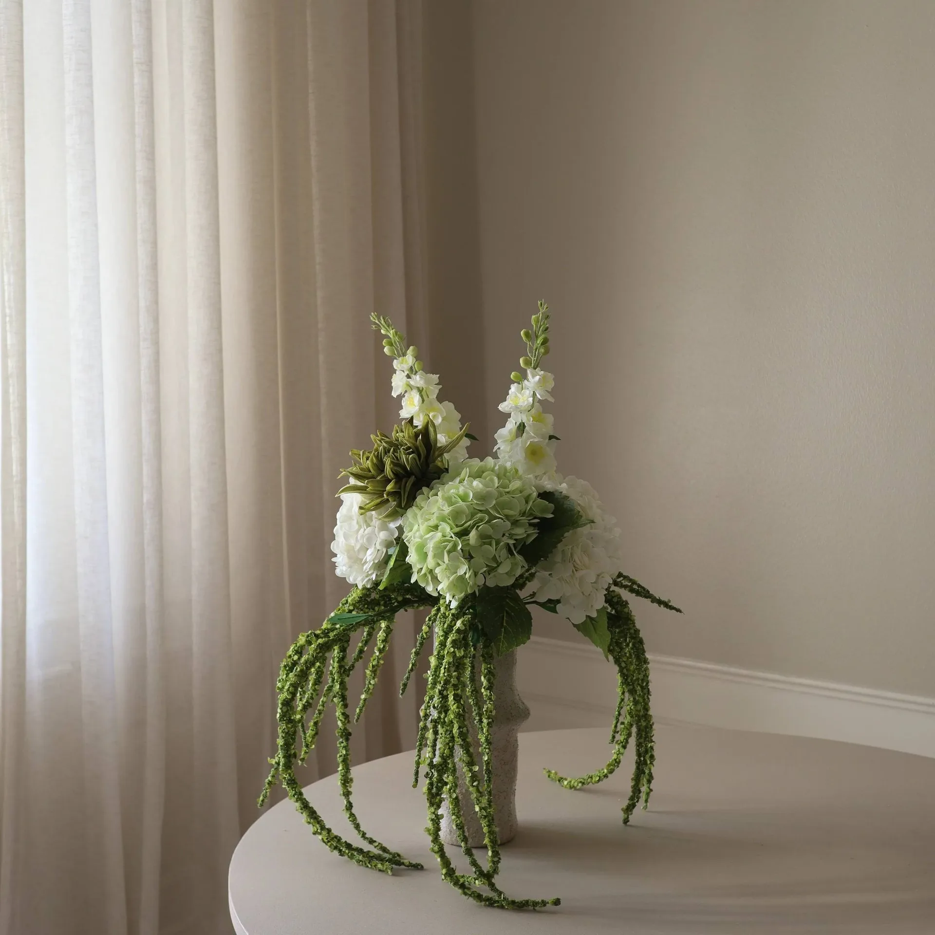 Enchanted Matcha bouquet artificiale, Delfinio-amaranto-ortensia-cactus, 9 pz Botané