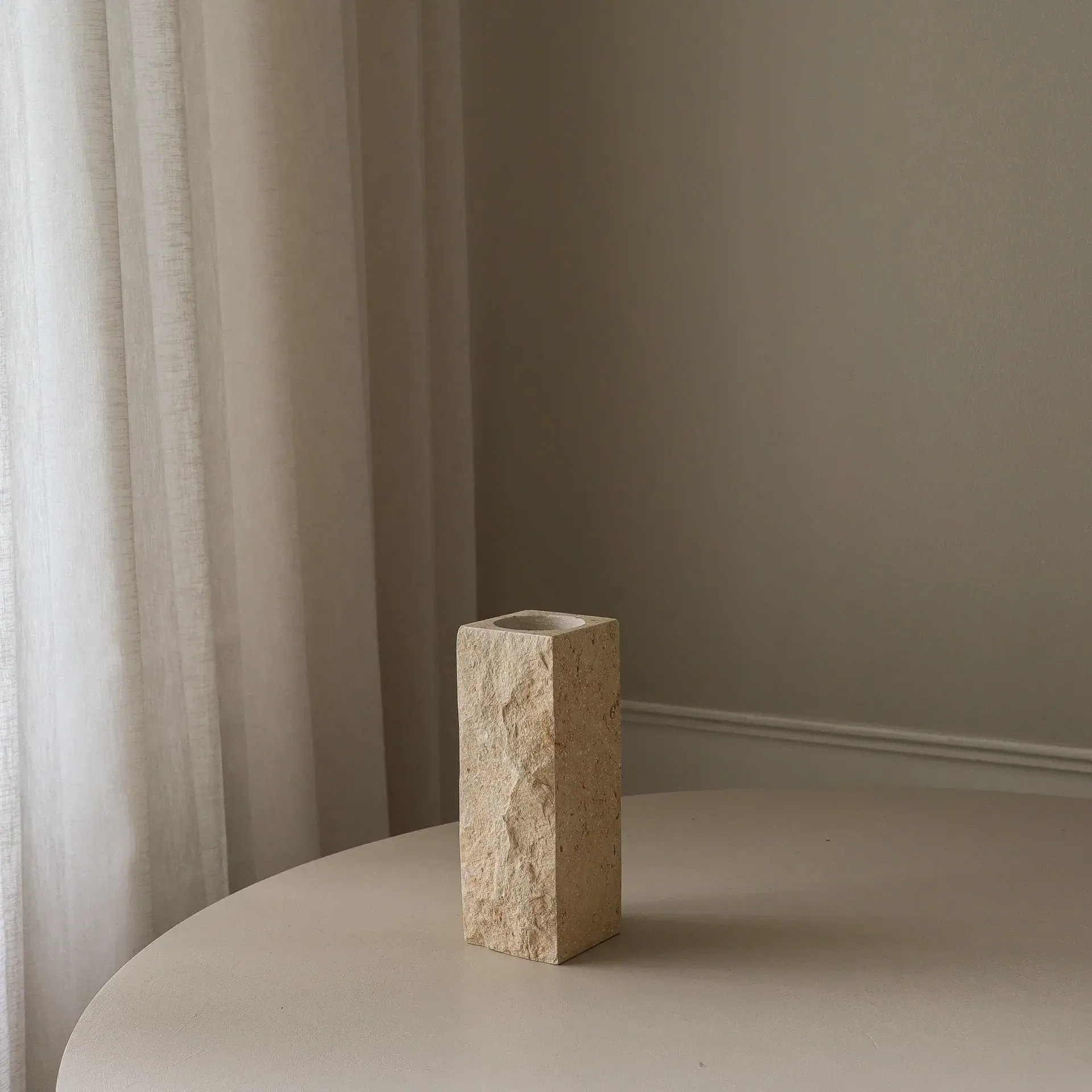 Limestone Edge vaso in marmo, Small, 25 cm Botané