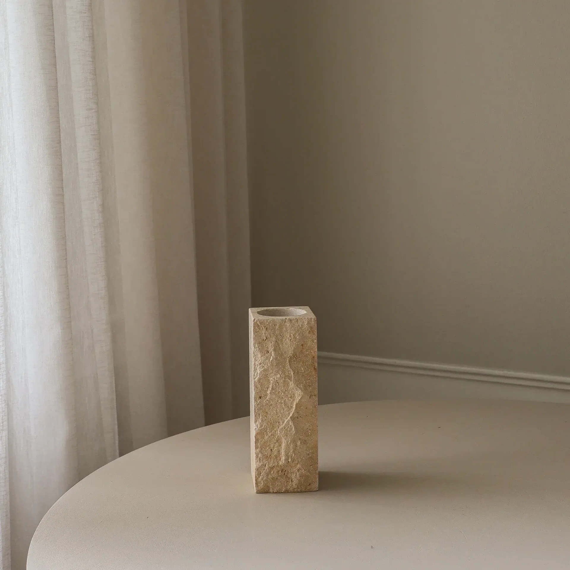 Limestone Edge vaso in marmo, Small, 25 cm Botané