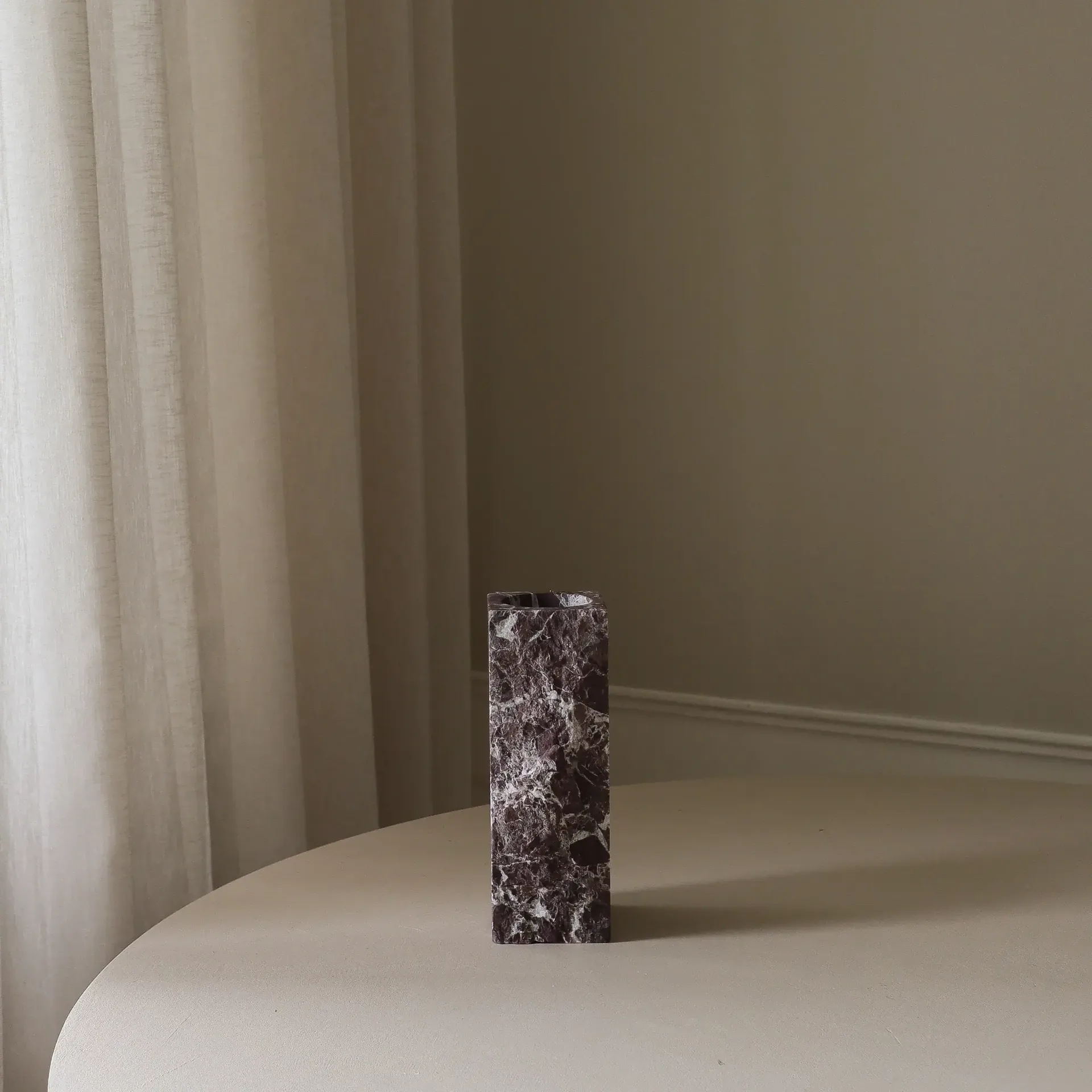 Rosso Levanto Edge vaso in marmo, Small, 25 cm Botané