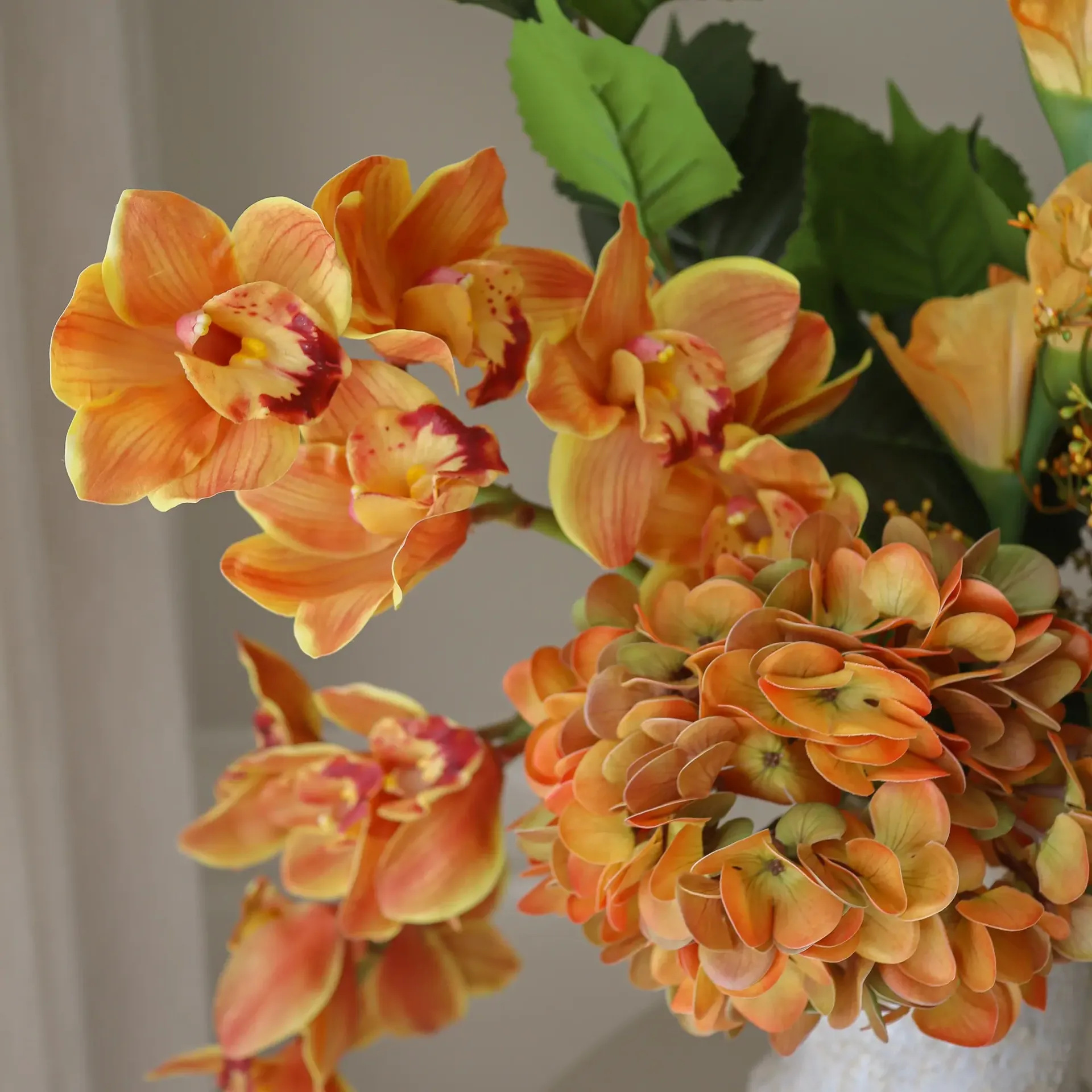 The Orangery bouquet artificiale, Orchidea cymbidium-gladiolo-ortensia, 85 cm, 10 pz Botané