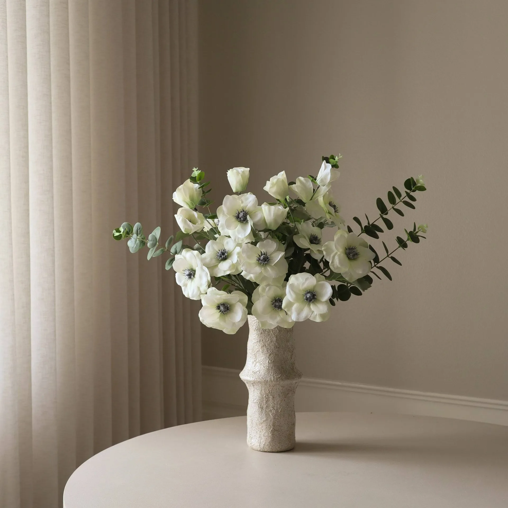 White Satin bouquet artificiale, Anemone-eucalipto 9 pz Botané