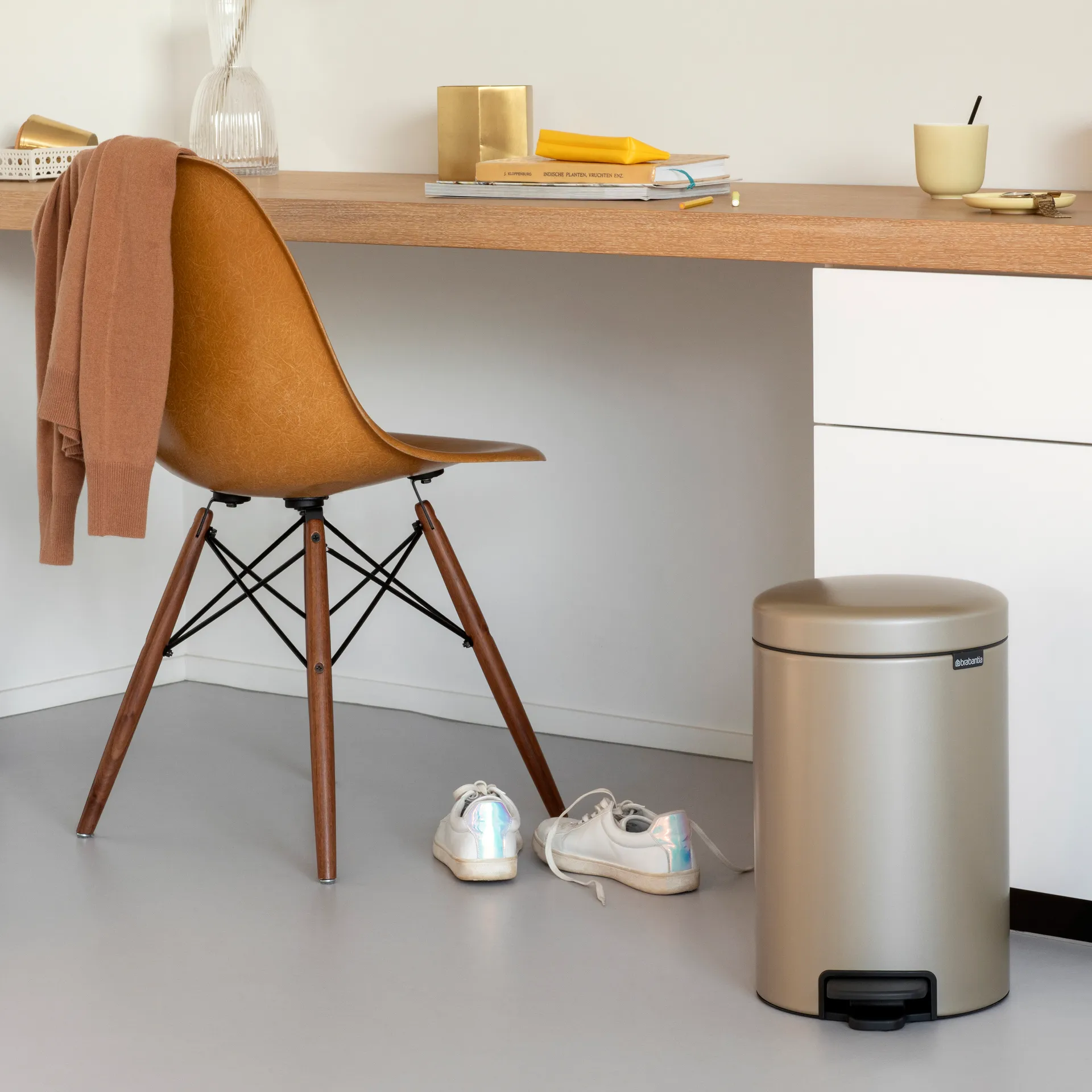 Pattumiera a pedale New Icon da 12 litri, Metallic Gold Brabantia