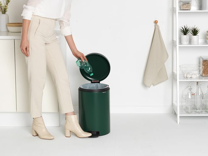 Pattumiera a pedale New Icon da 20 litri, Pine green Brabantia