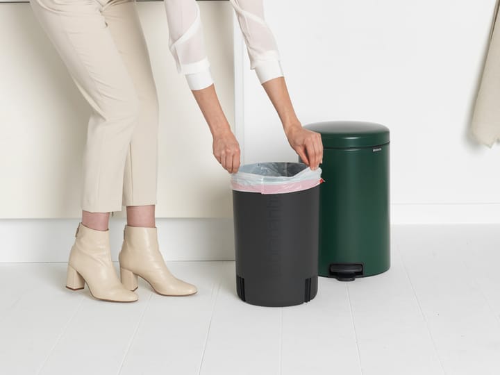 Pattumiera a pedale New Icon da 20 litri, Pine green Brabantia