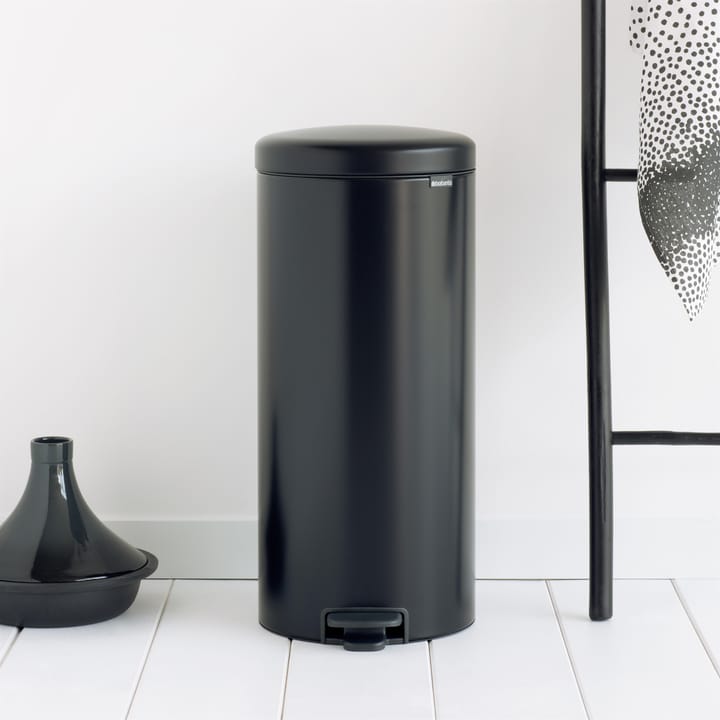 Pattumiera a pedale New Icon da 30 litri - matte black (nero) - Brabantia