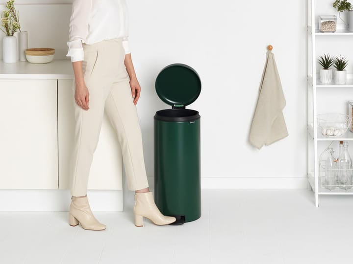 Pattumiera a pedale New Icon da 30 litri, Pine green Brabantia