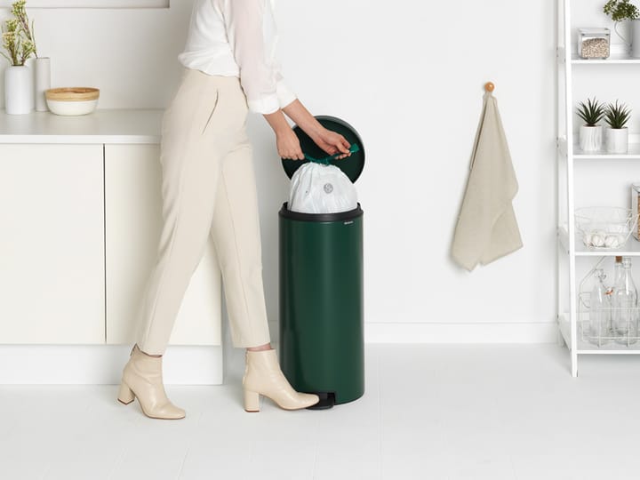 Pattumiera a pedale New Icon da 30 litri, Pine green Brabantia