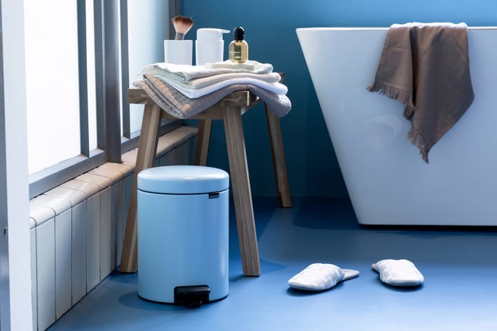 Pattumiera a pedale New Icon da 5 litri - Dreamy blue - Brabantia