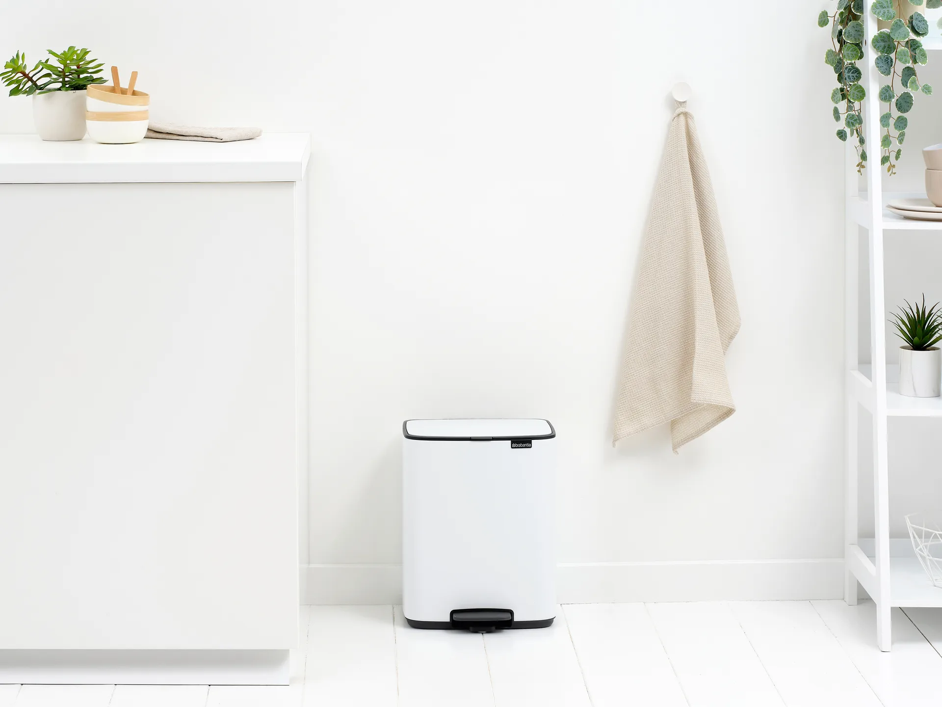 Pattumiera con pedale Bo 12 L, Bianco Brabantia