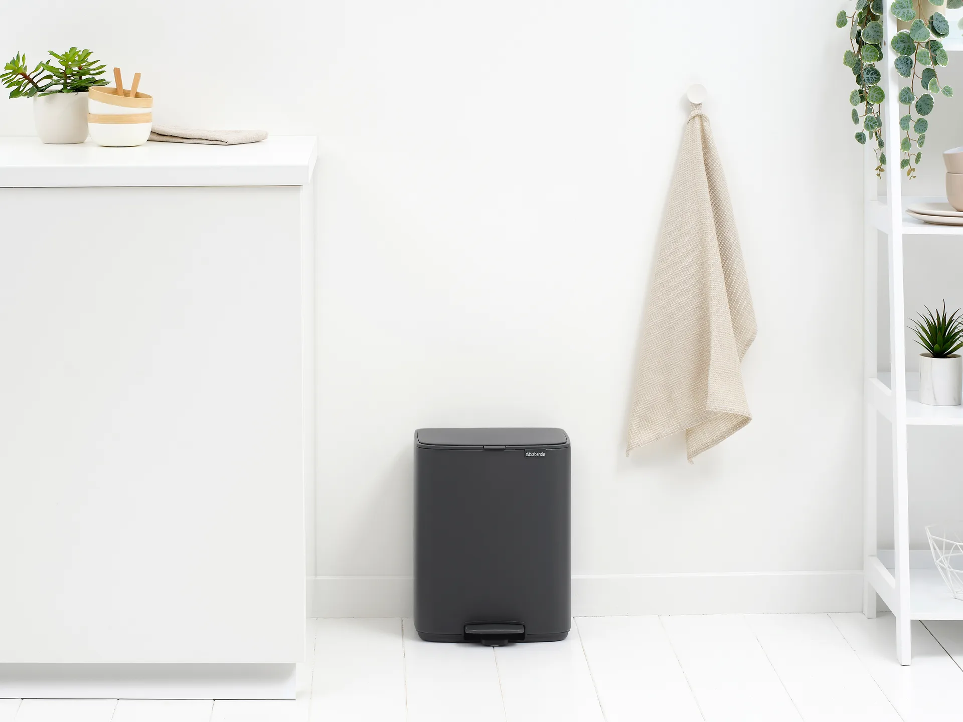 Pattumiera con pedale Bo 12 L, Mineral Infinite Grey Brabantia