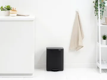 Pattumiera con pedale Bo 12 L - Nero opaco - Brabantia