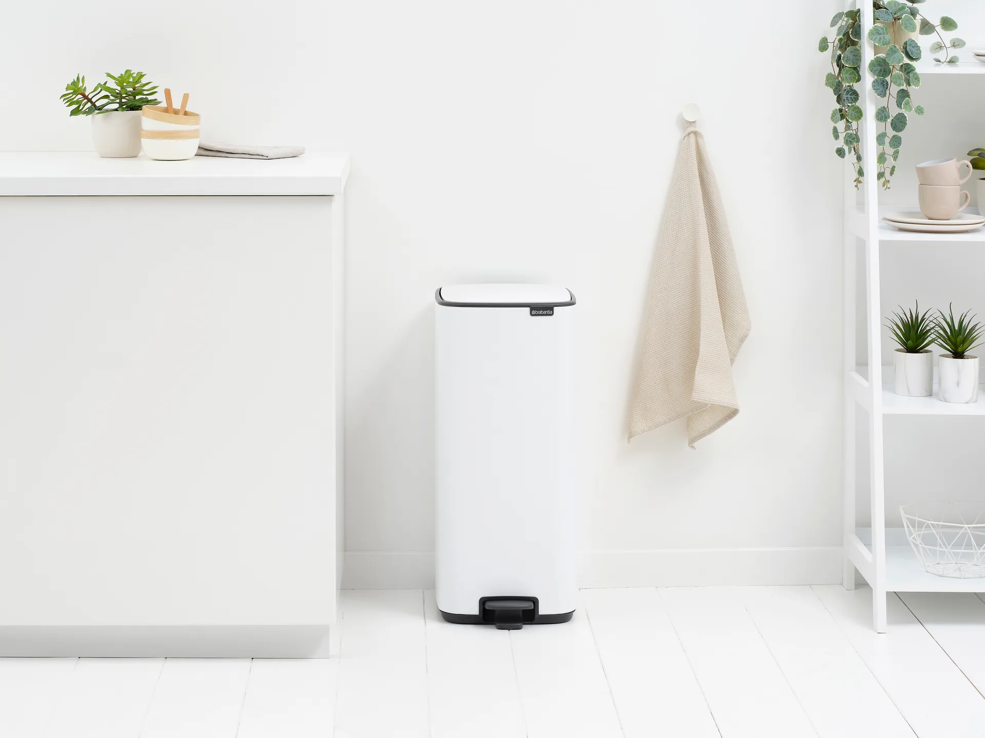 Pattumiera con pedale Bo 30 L, Bianco Brabantia